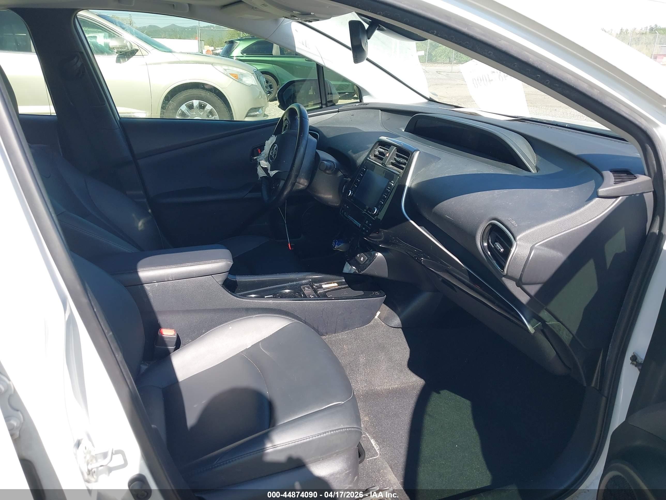 TOYOTA PRIUS image 5