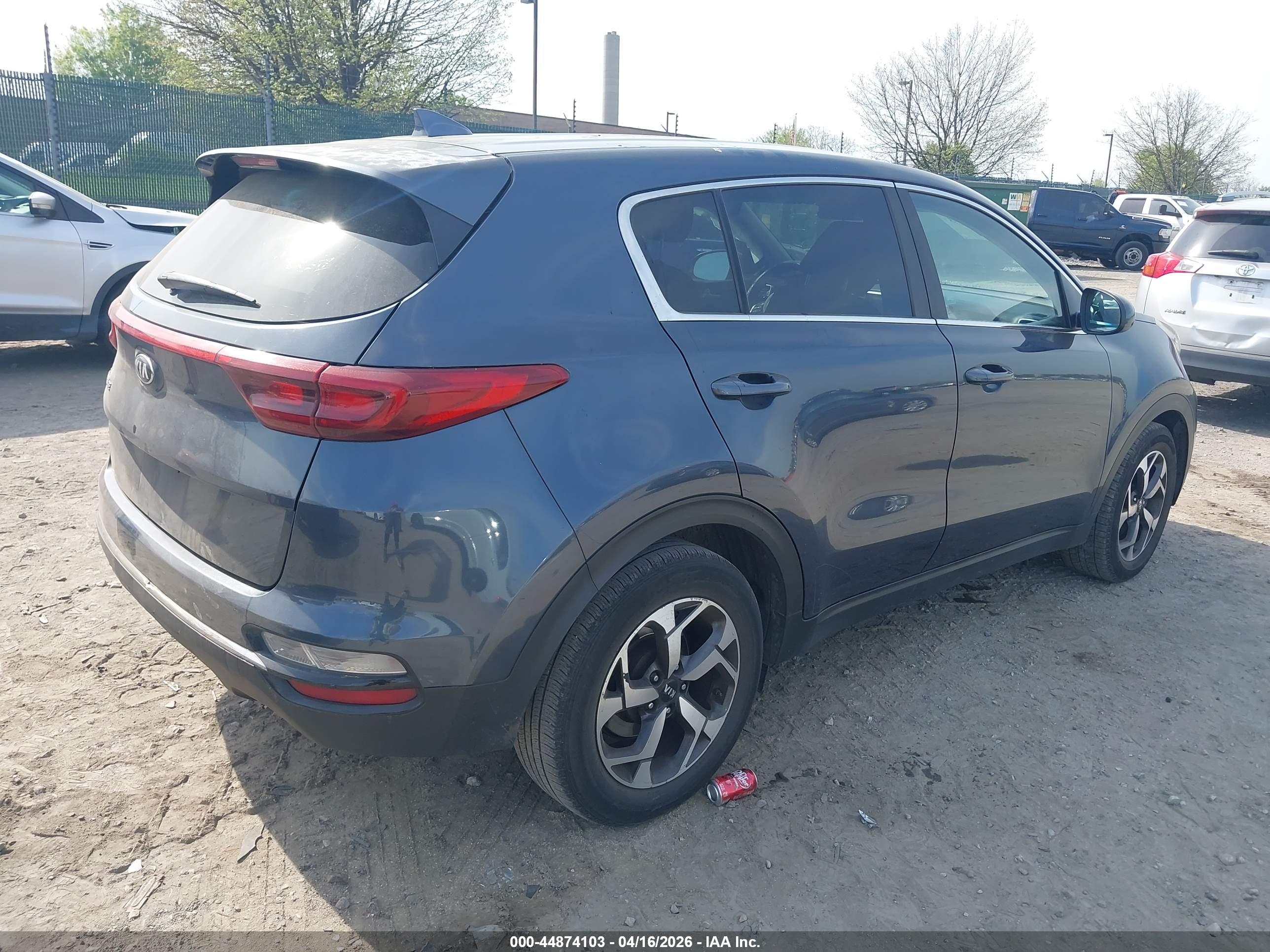 KIA SPORTAGE image 4