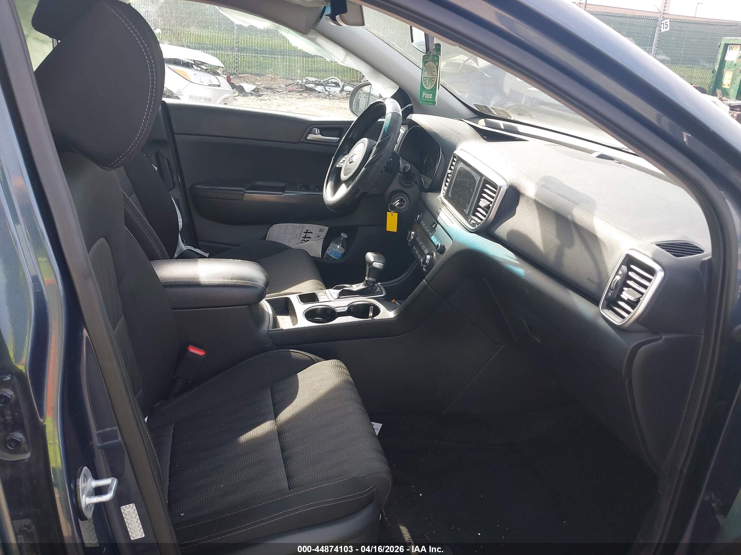 KIA SPORTAGE image 5