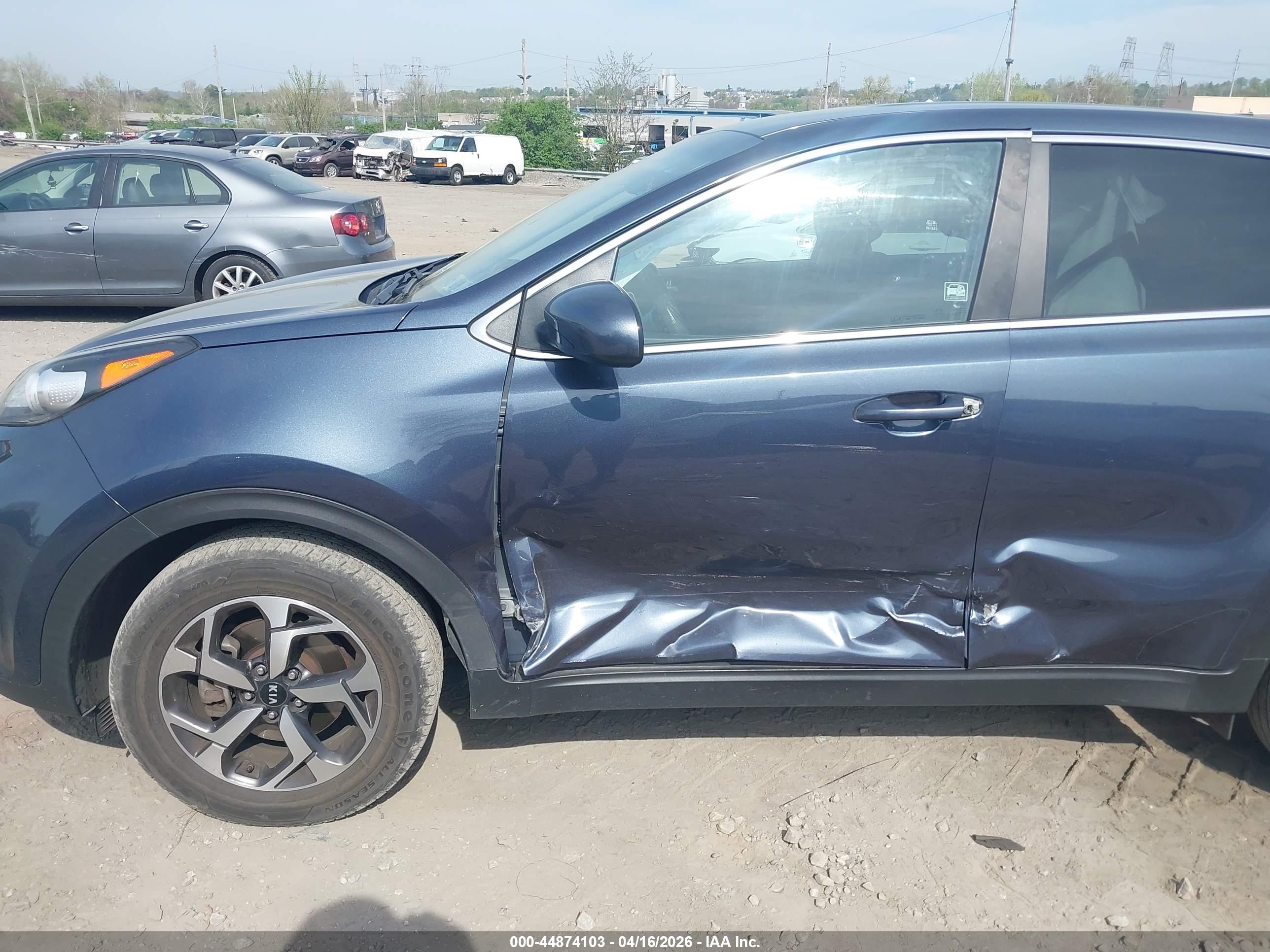 KIA SPORTAGE image 6