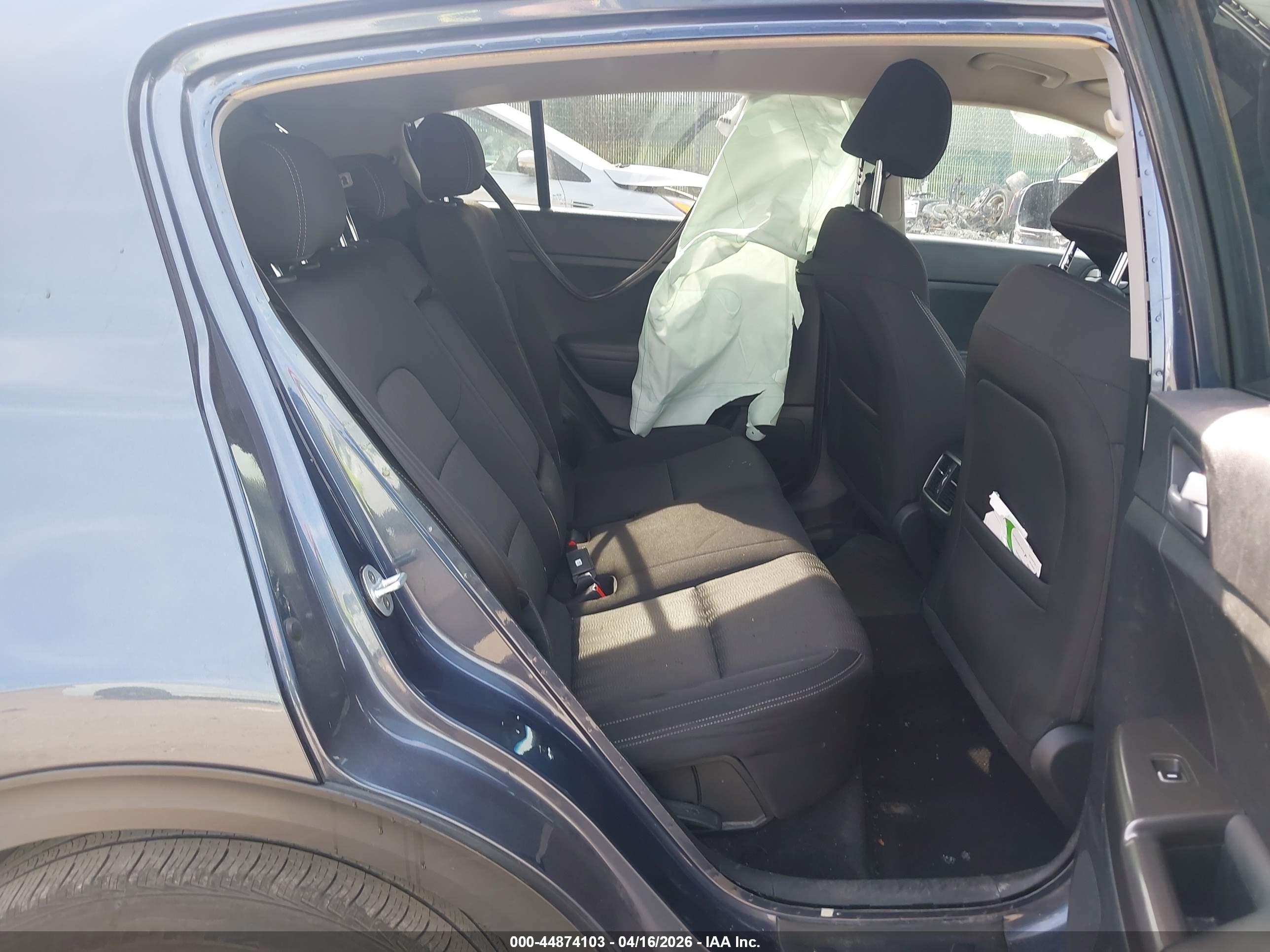 KIA SPORTAGE image 8
