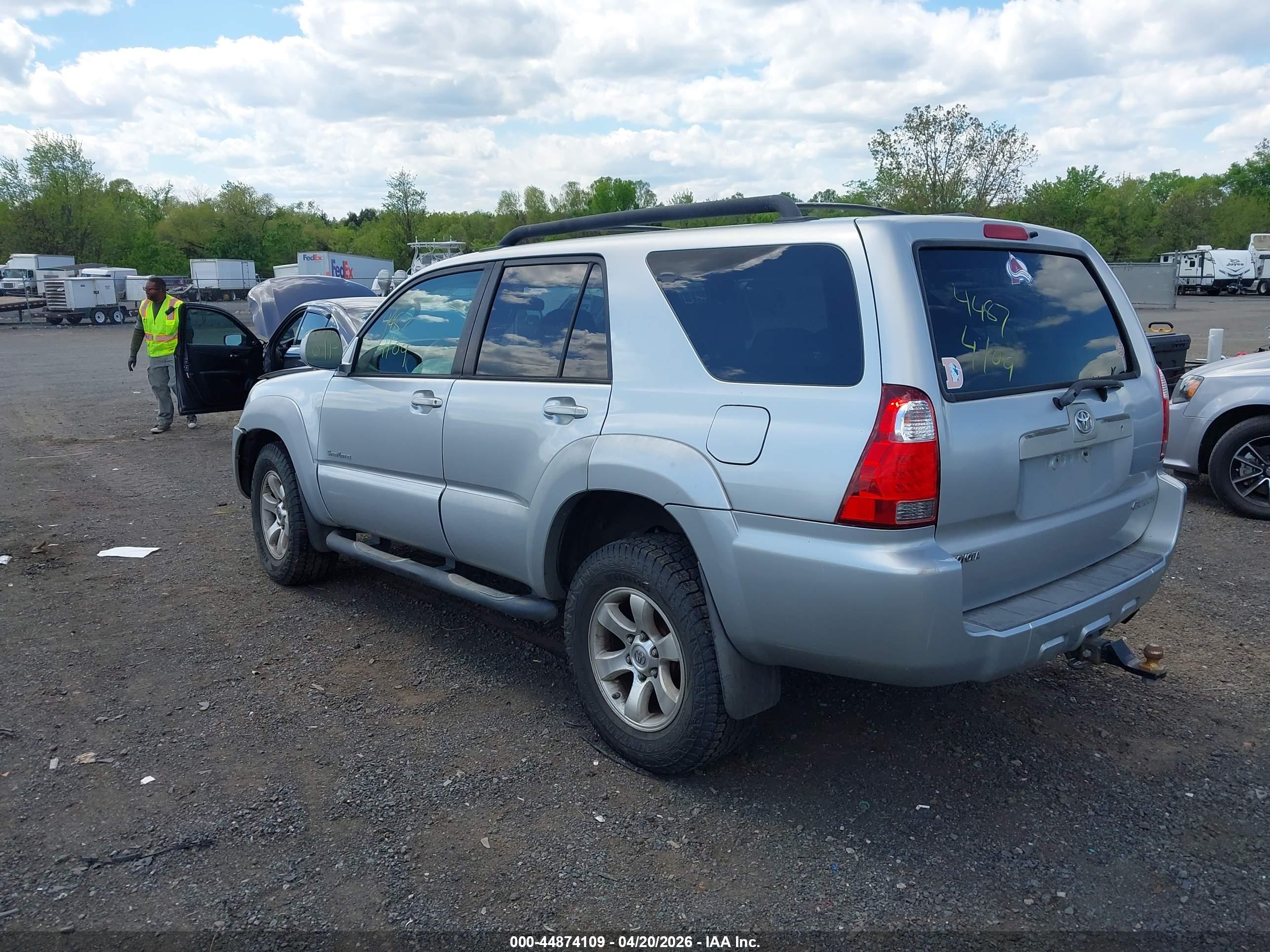 TOYOTA 4RUNNER image 3