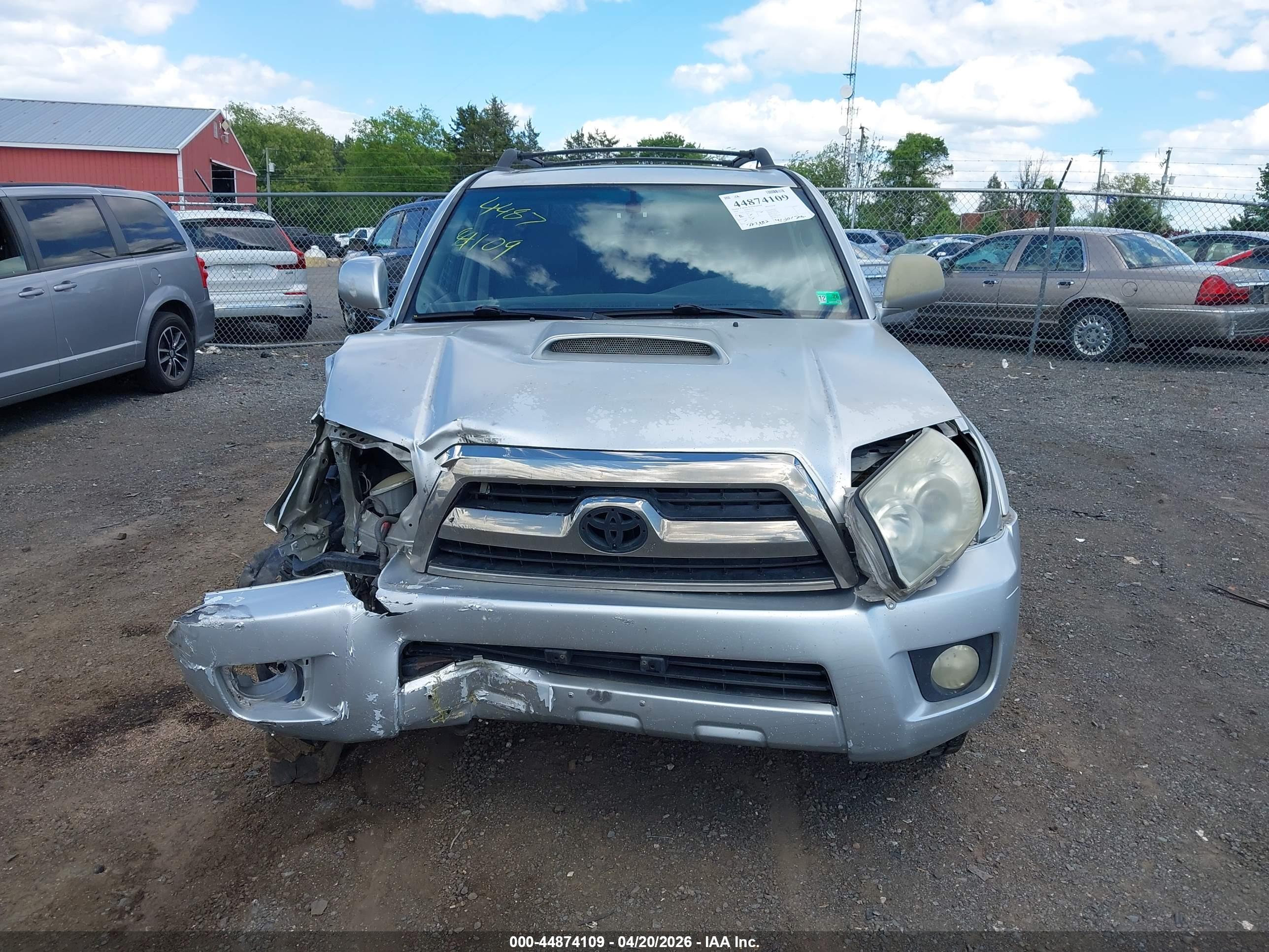 TOYOTA 4RUNNER image 6