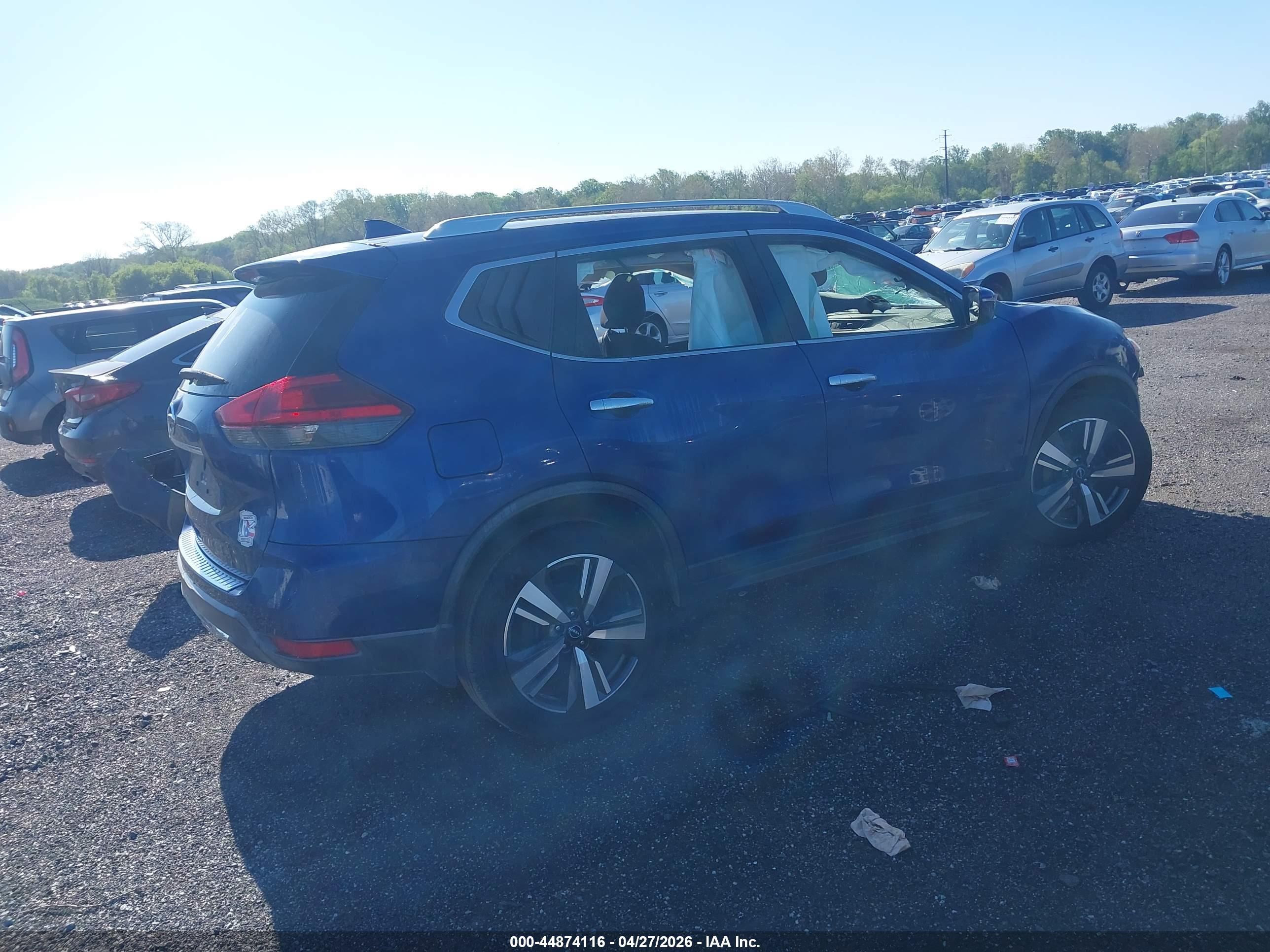 NISSAN ROGUE image 4