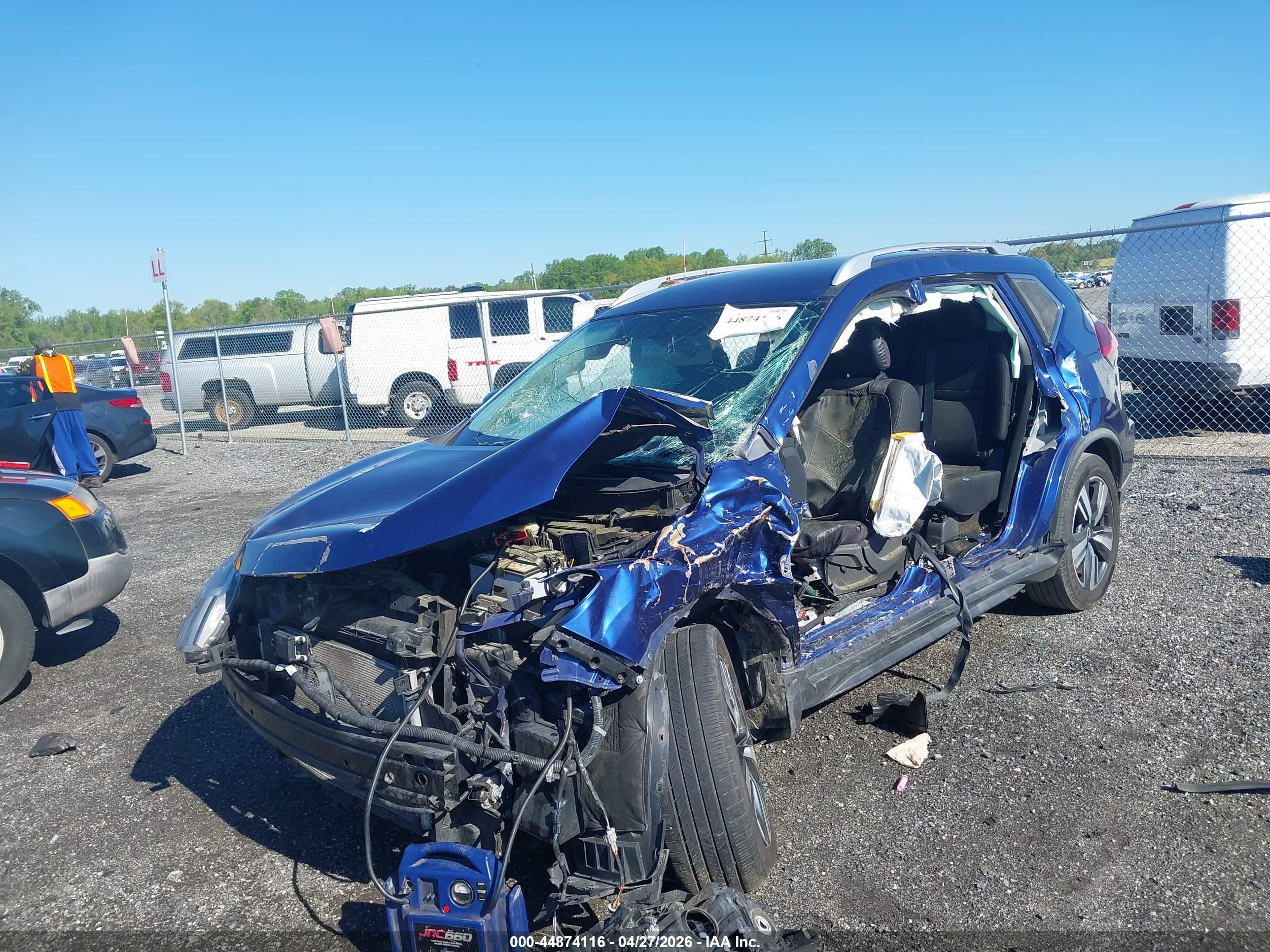 NISSAN ROGUE image 6