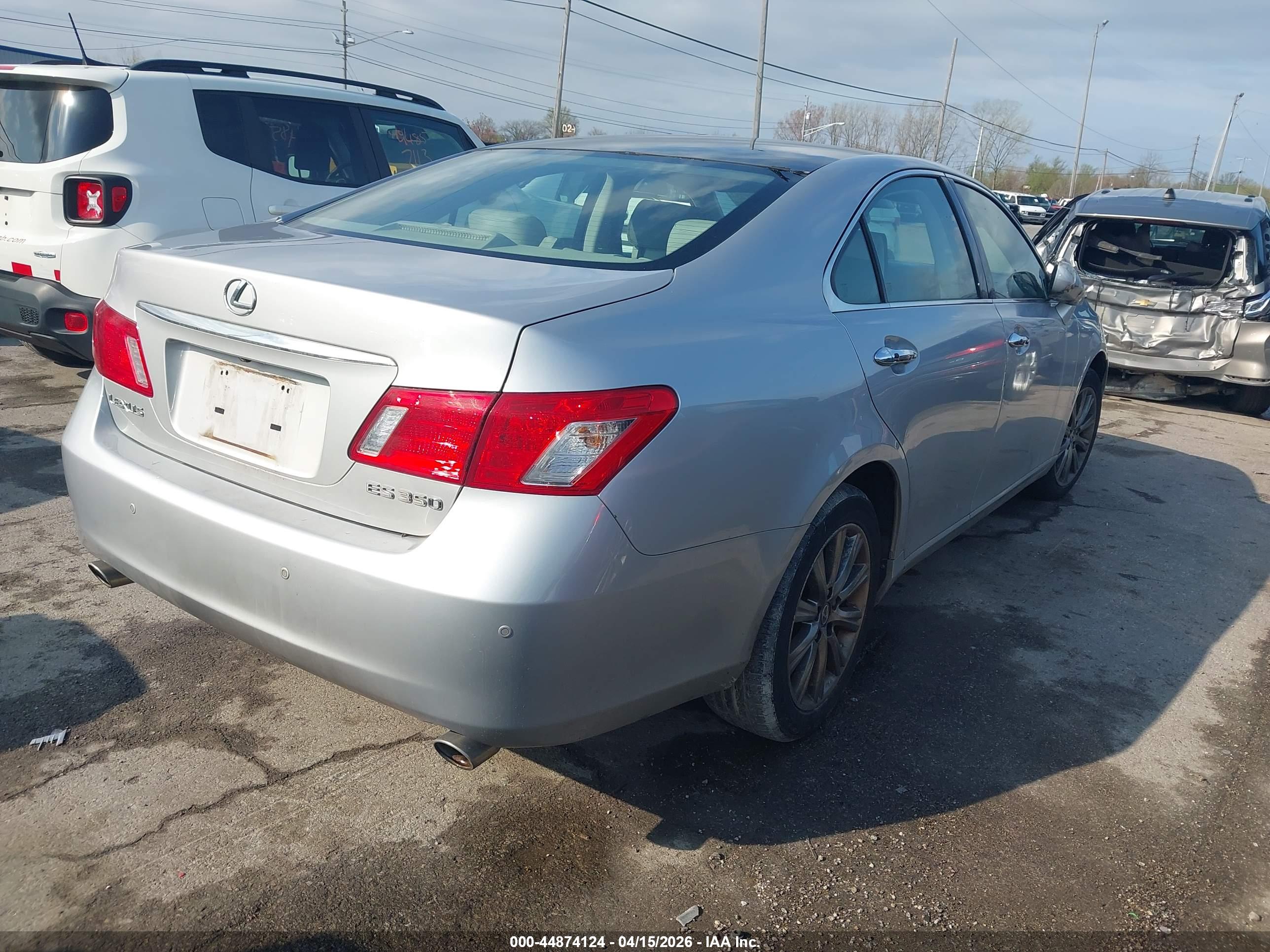 LEXUS ES image 4