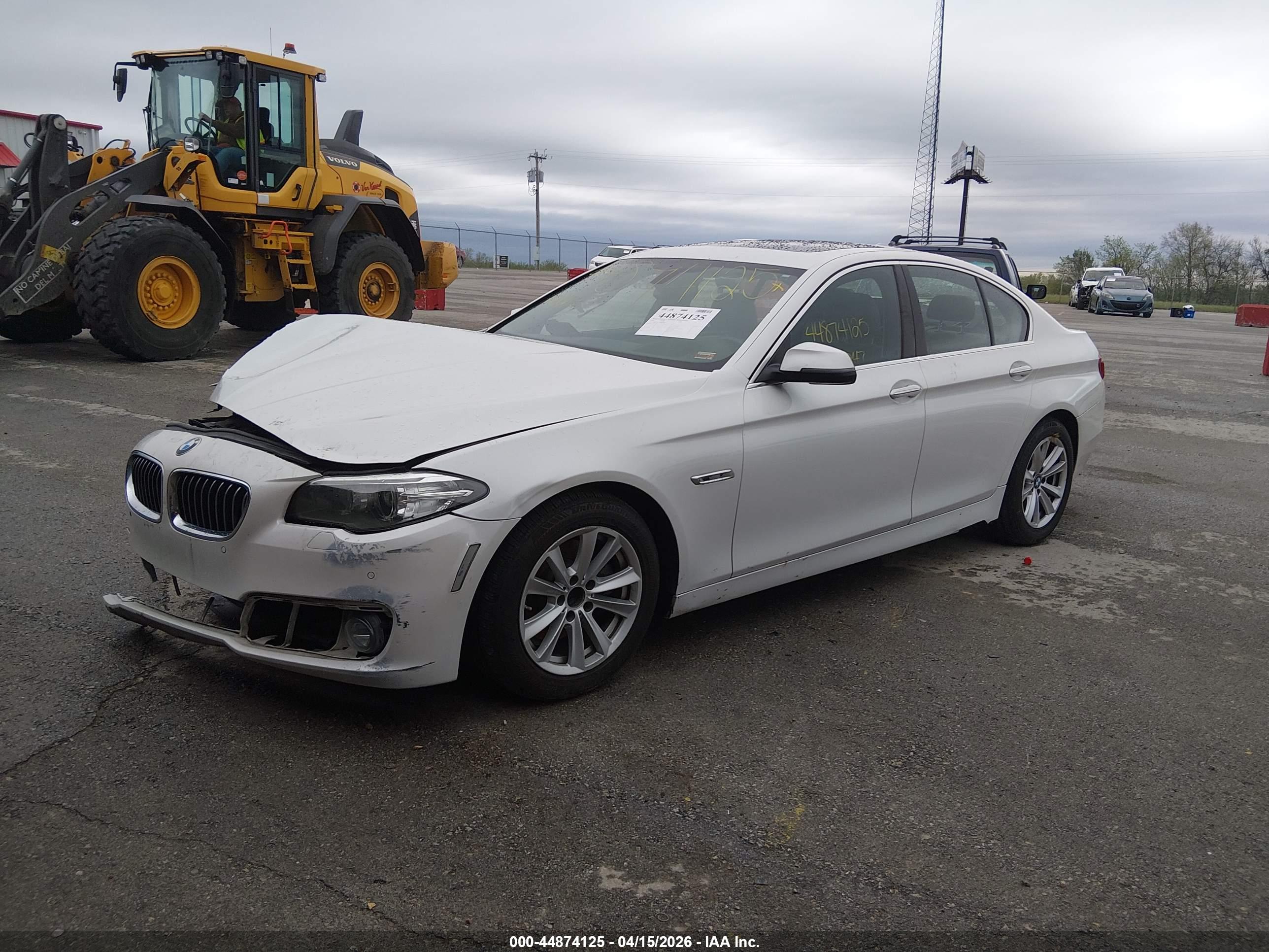 BMW 528I image 2