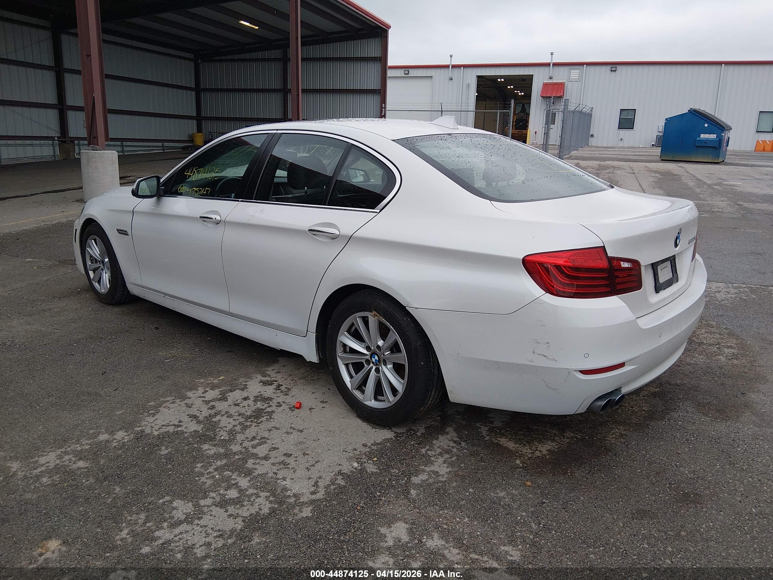 BMW 528I image 3