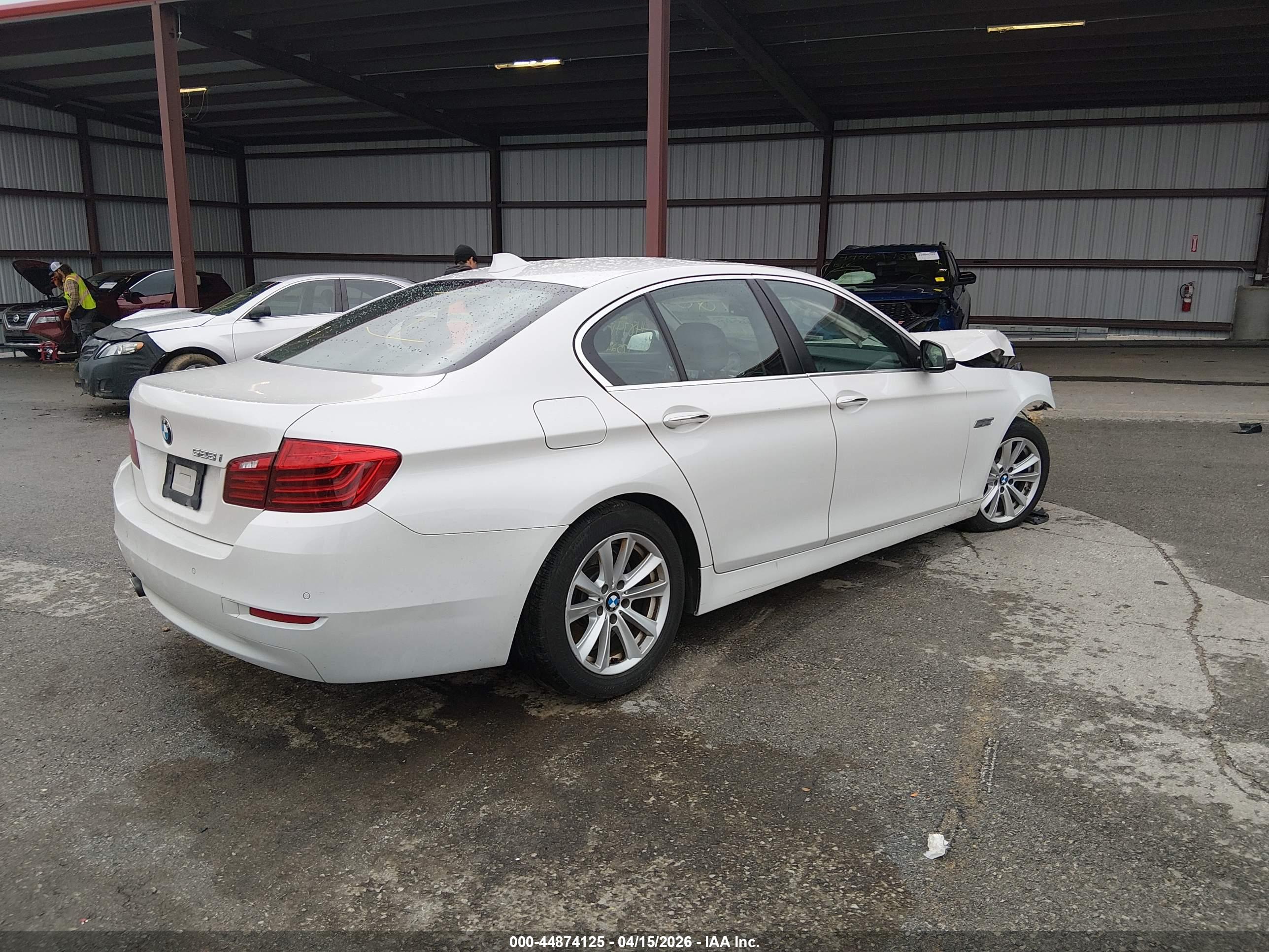 BMW 528I image 4