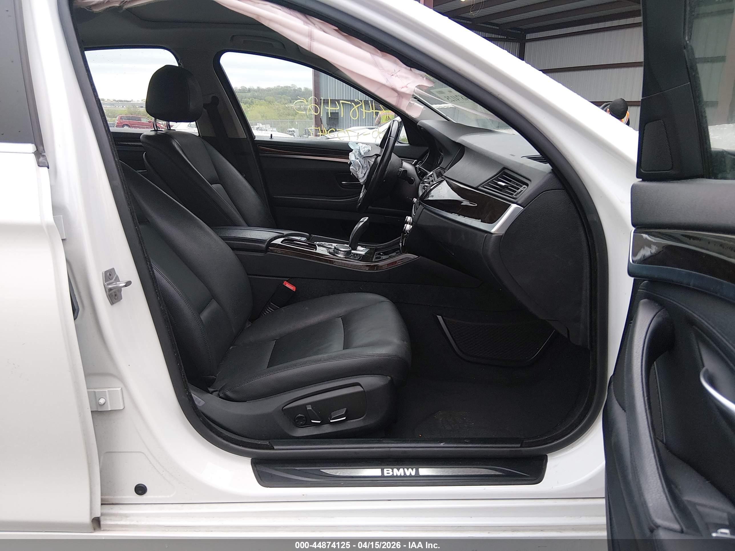 BMW 528I image 5