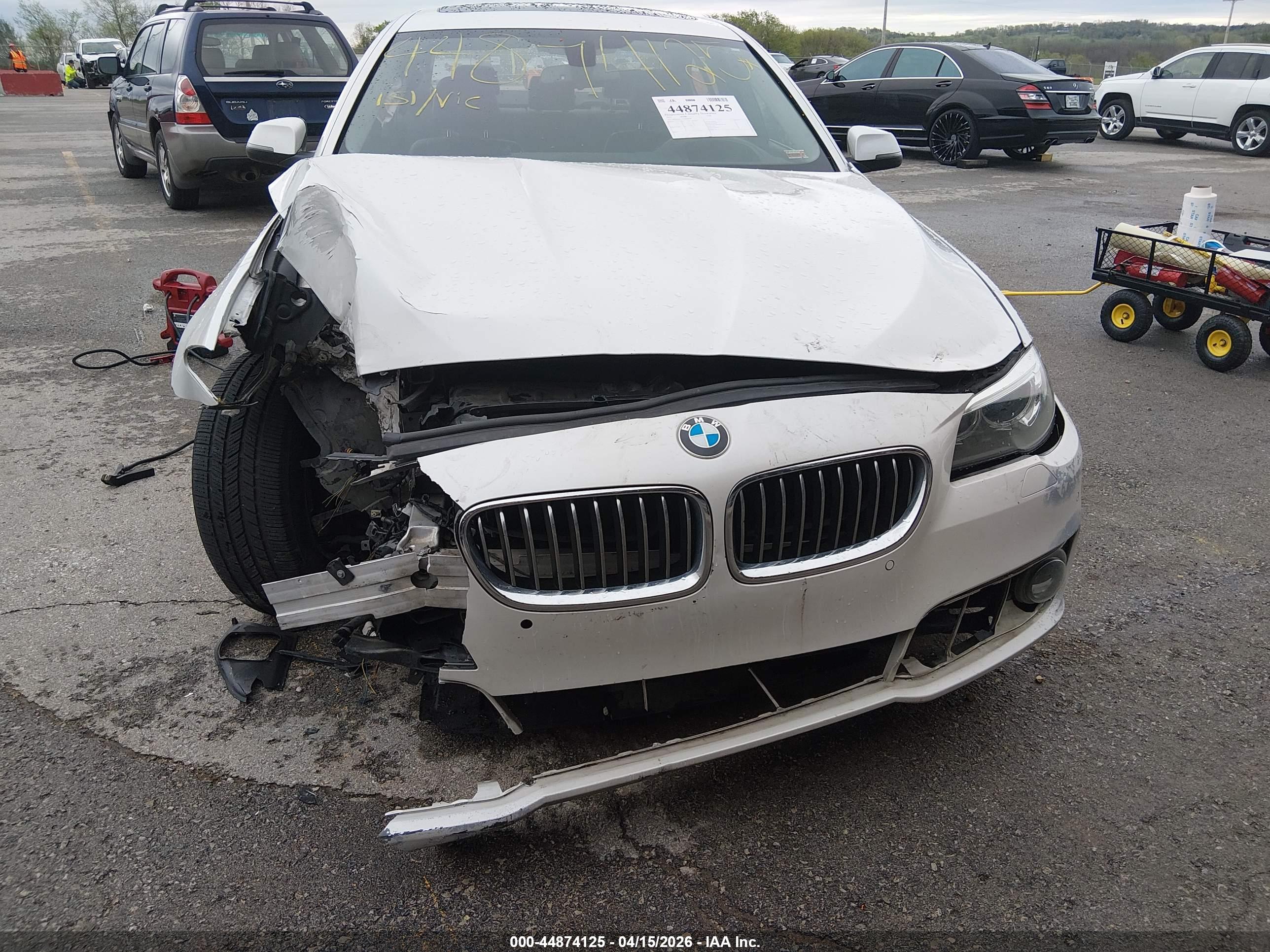 BMW 528I image 6