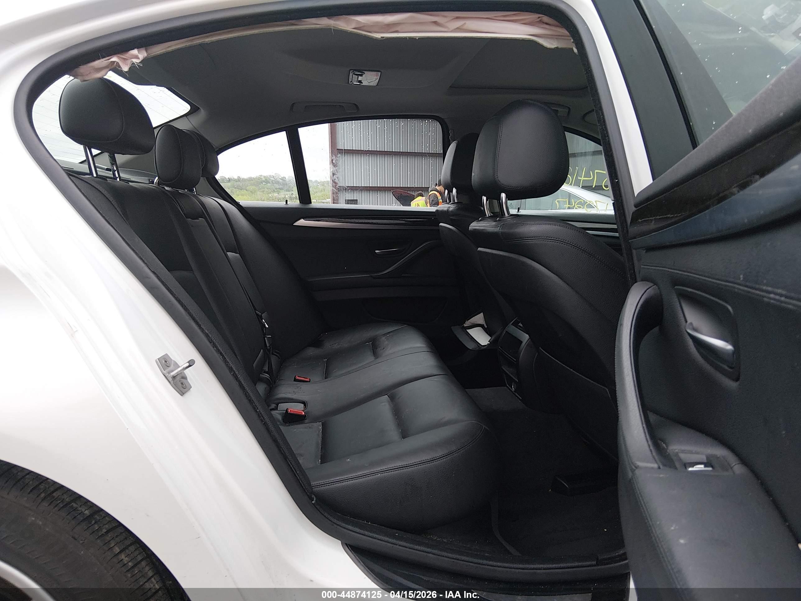 BMW 528I image 8