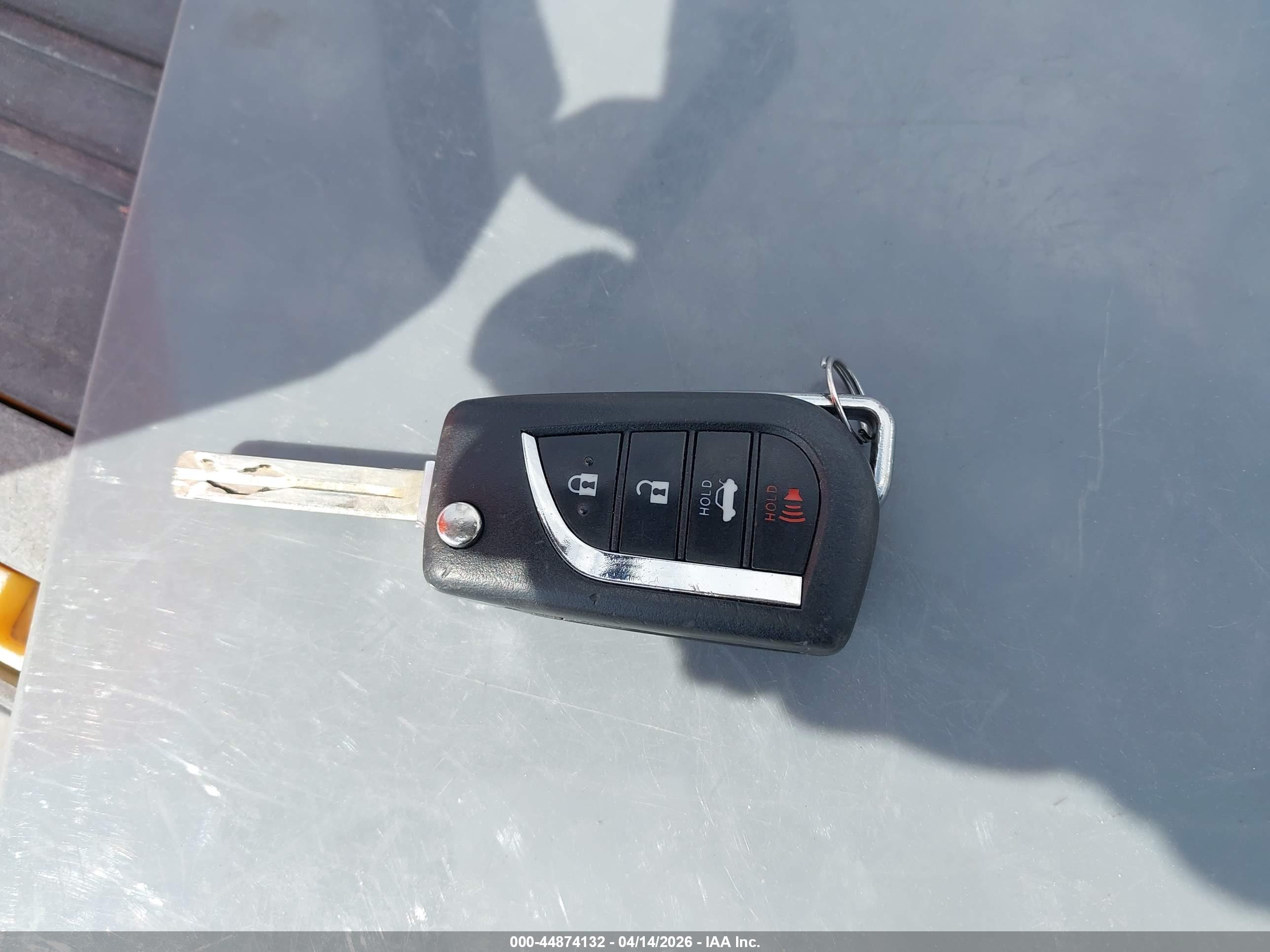 TOYOTA CAMRY image 11