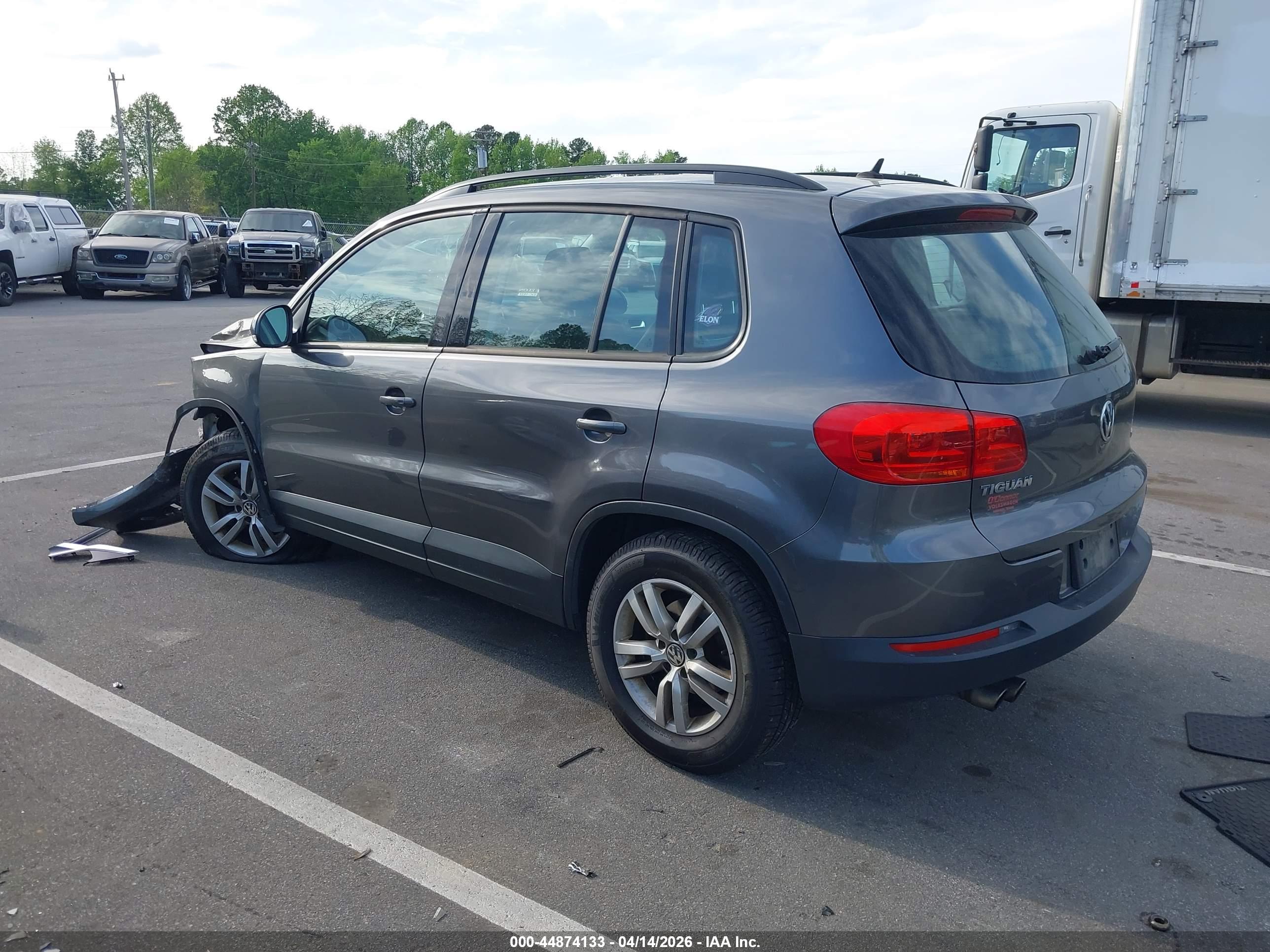VOLKSWAGEN TIGUAN image 3