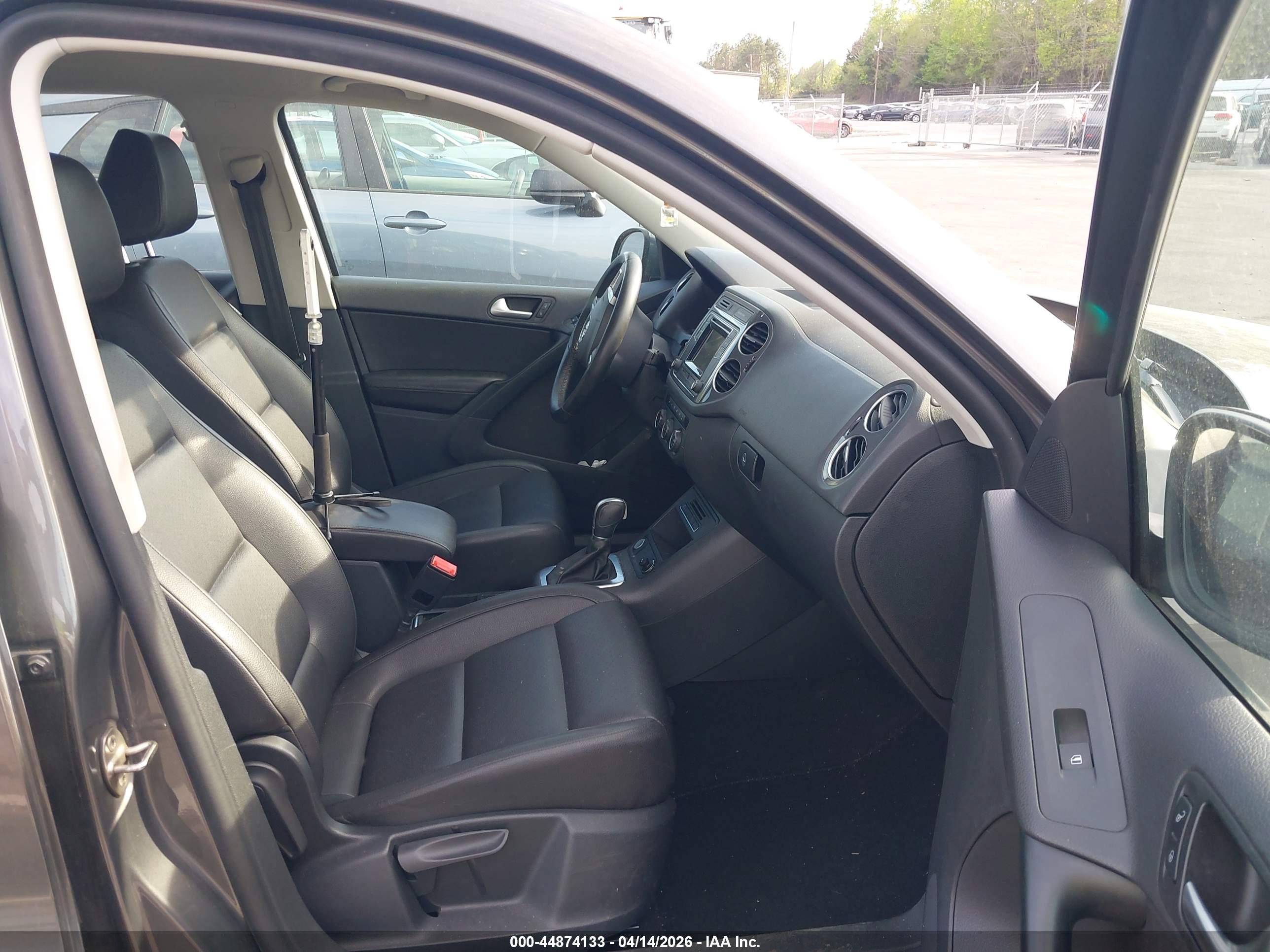 VOLKSWAGEN TIGUAN image 5