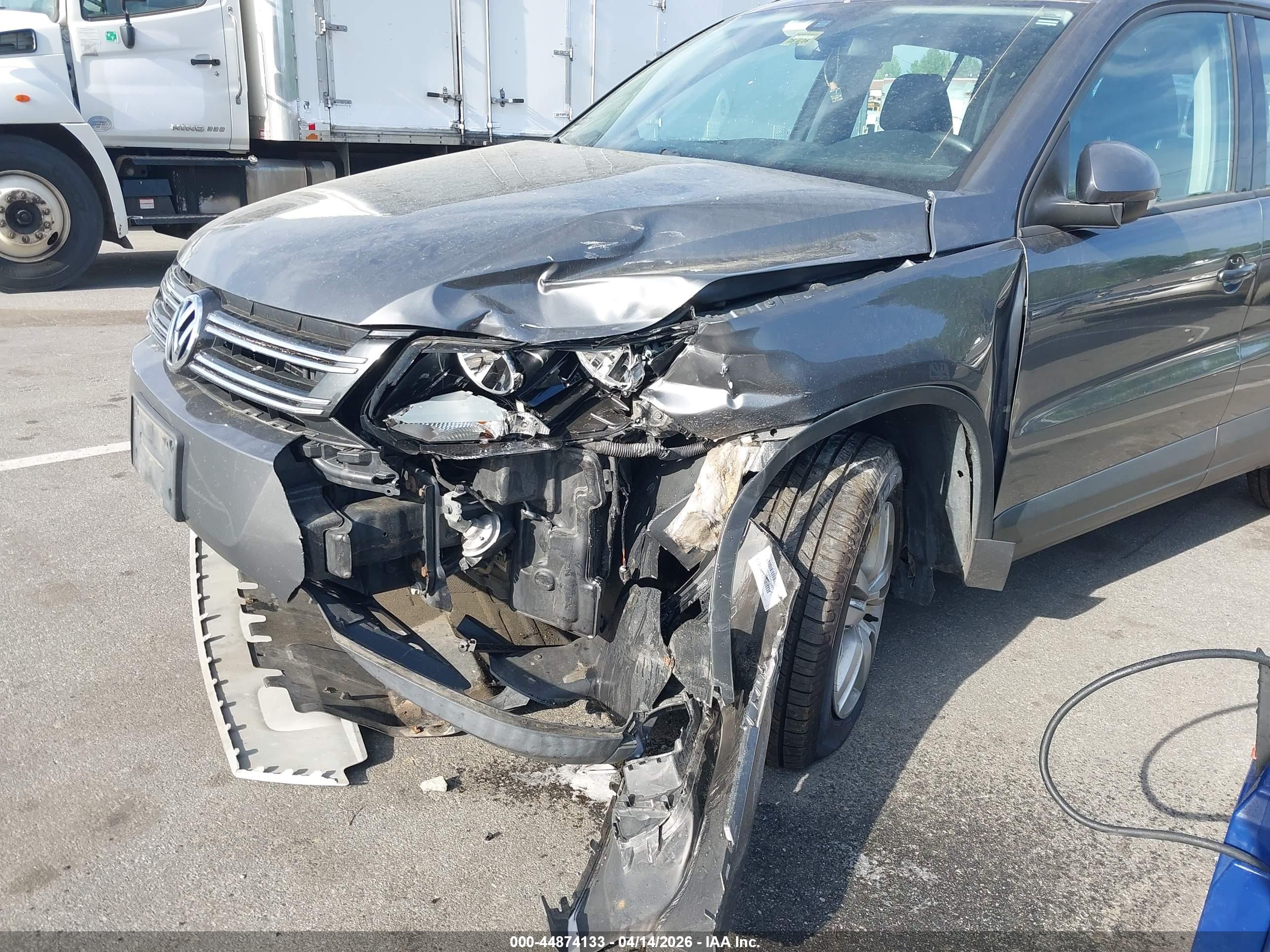 VOLKSWAGEN TIGUAN image 6
