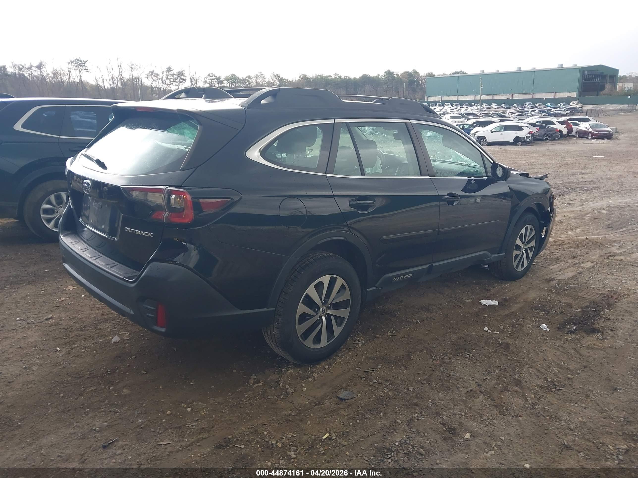 SUBARU OUTBACK image 4