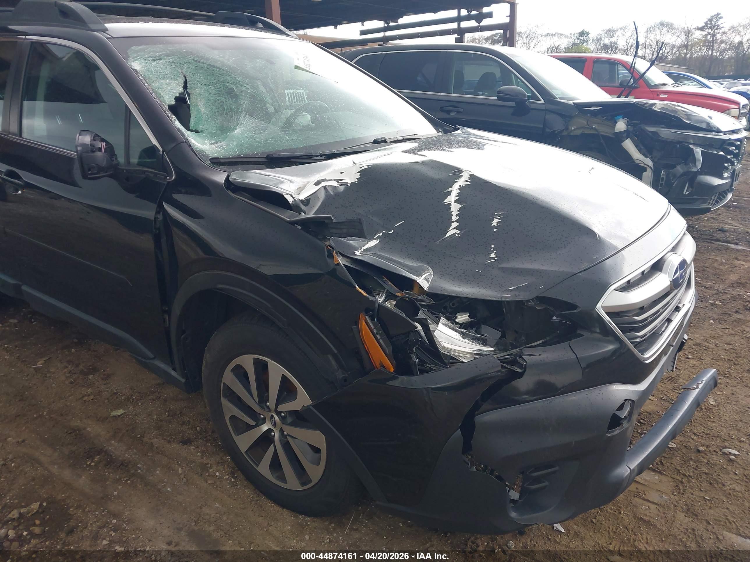 SUBARU OUTBACK image 6
