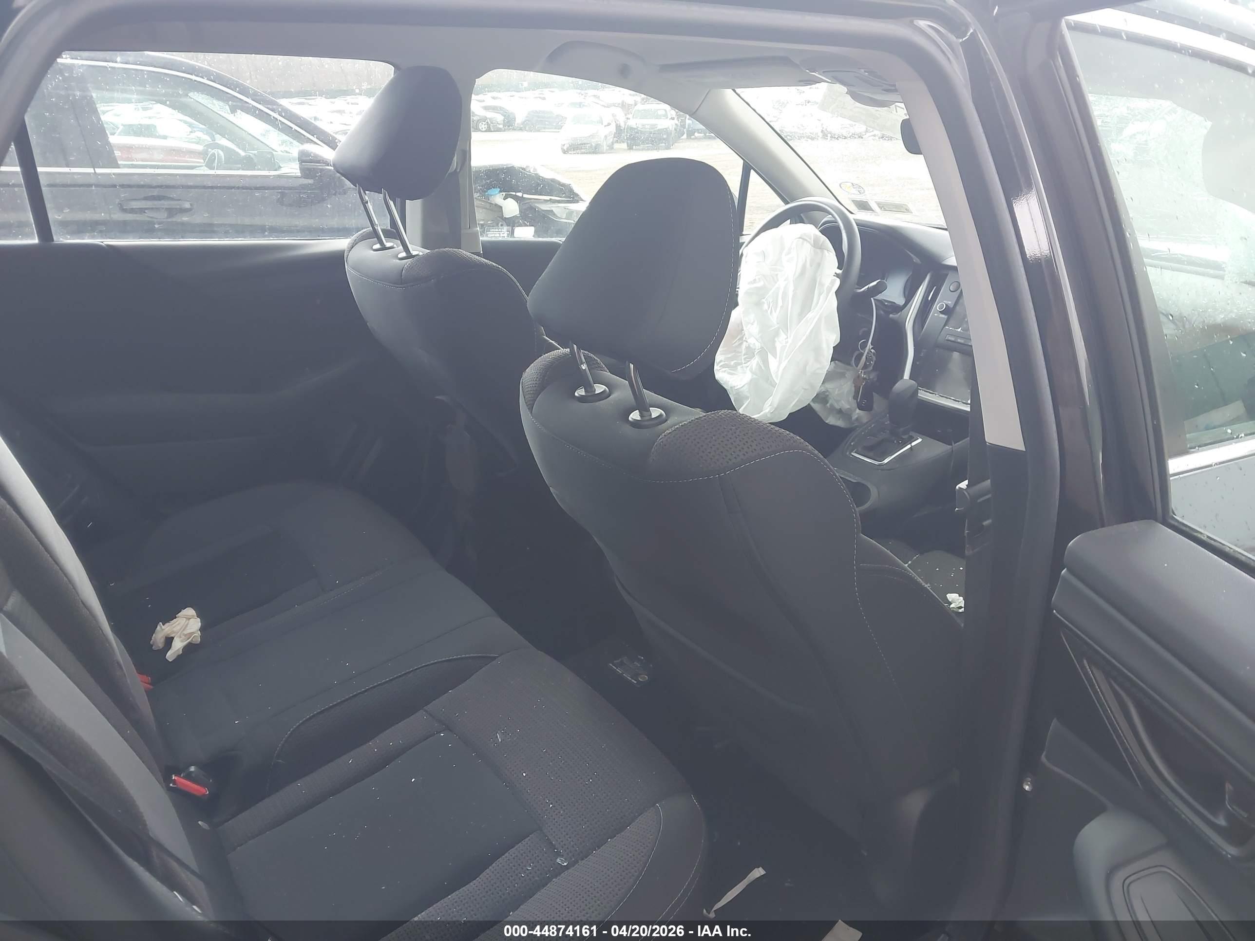 SUBARU OUTBACK image 8