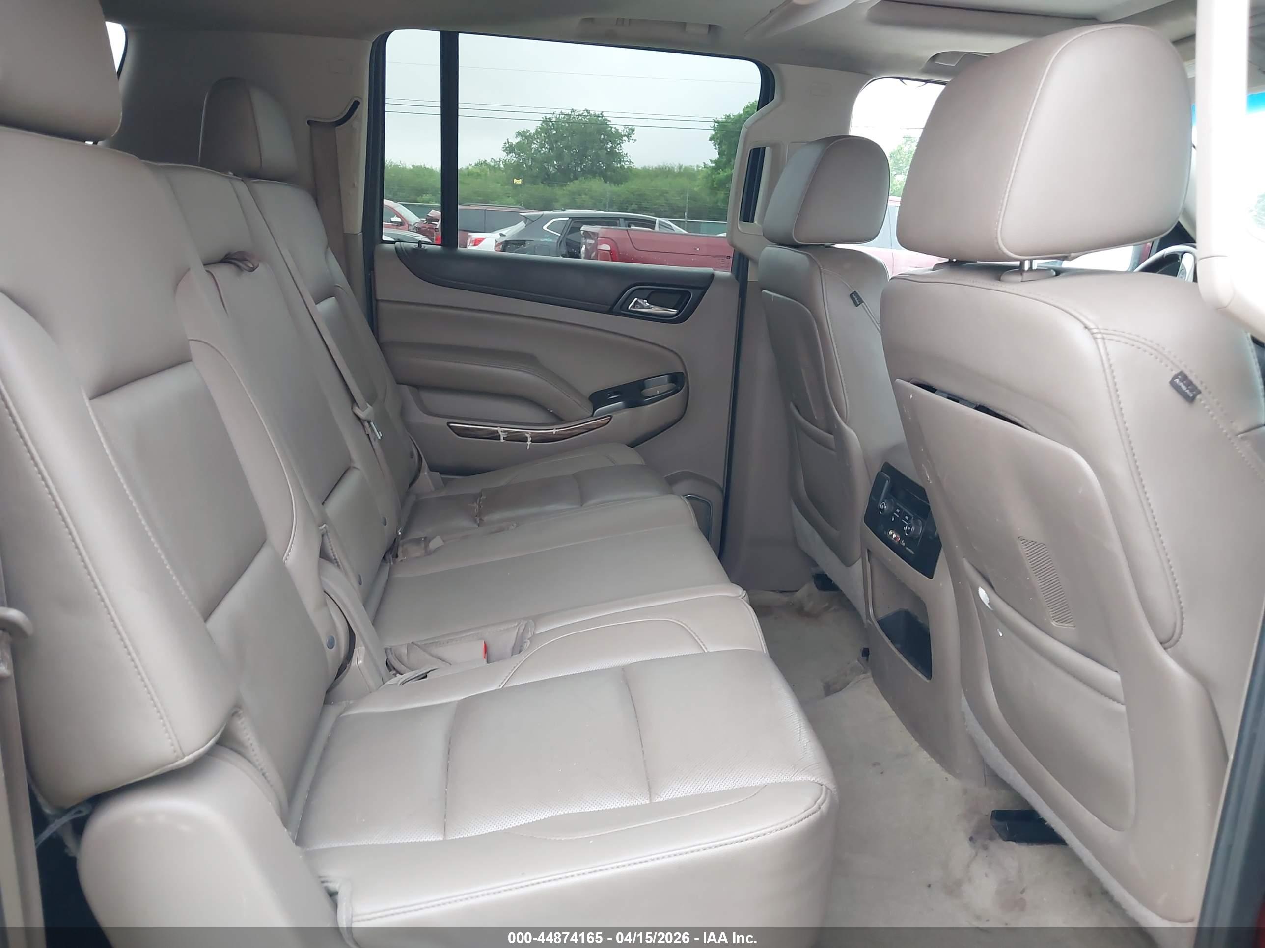 GMC YUKON image 8