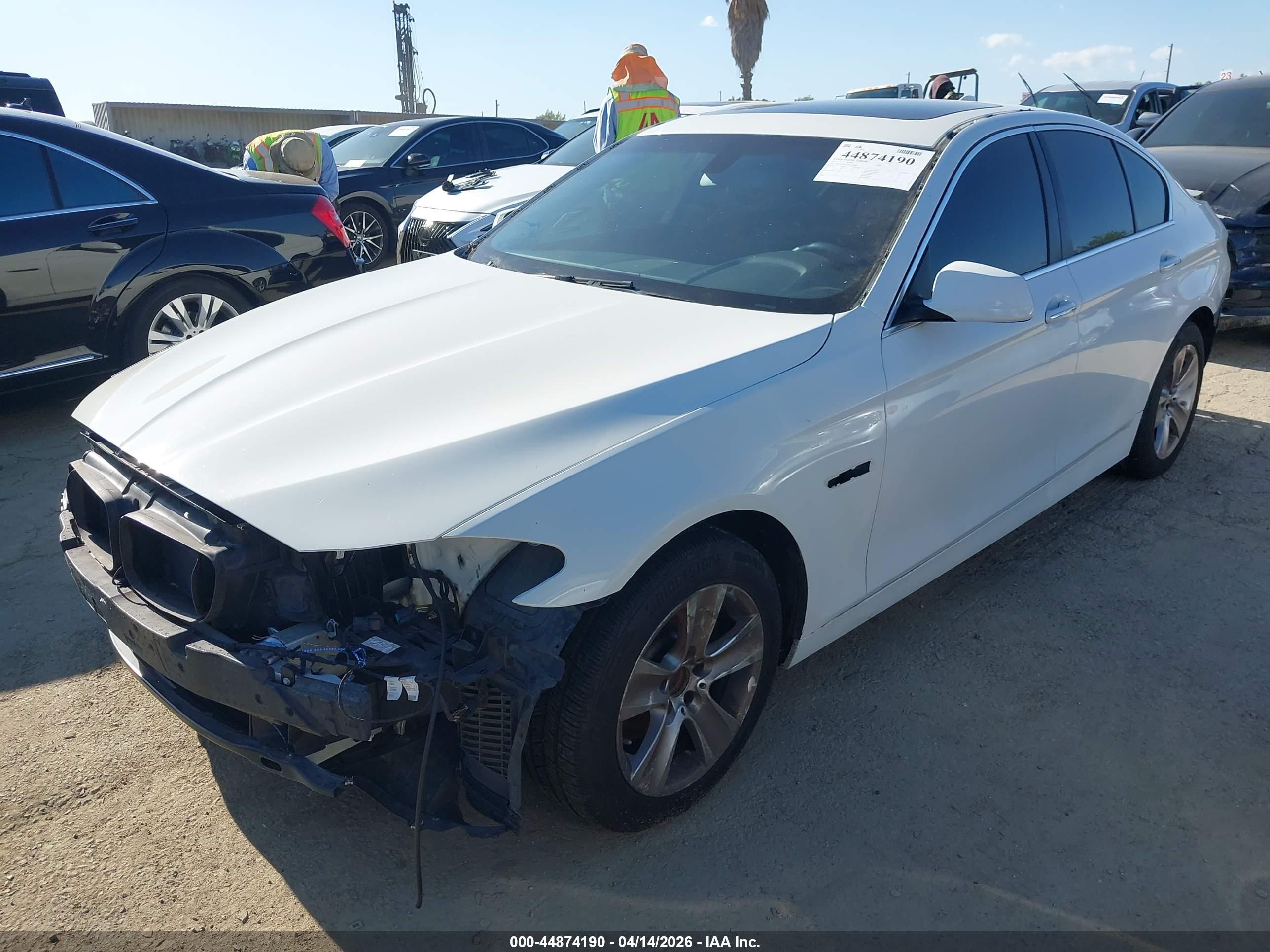BMW 528I image 2