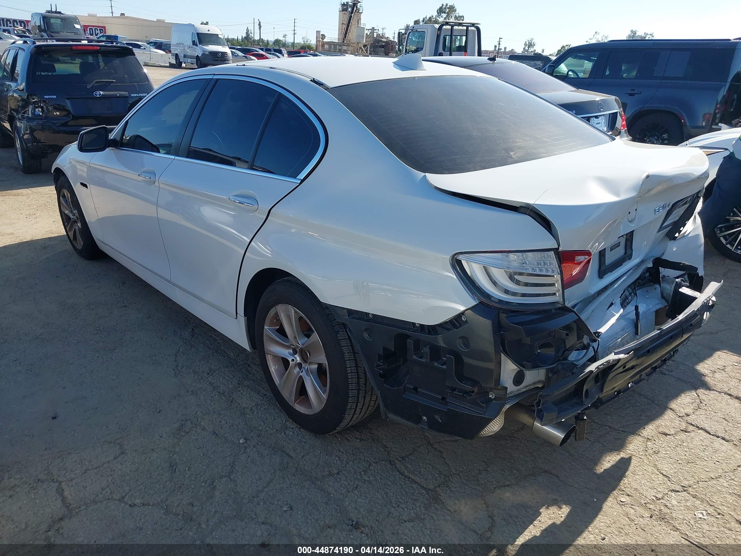 BMW 528I image 3