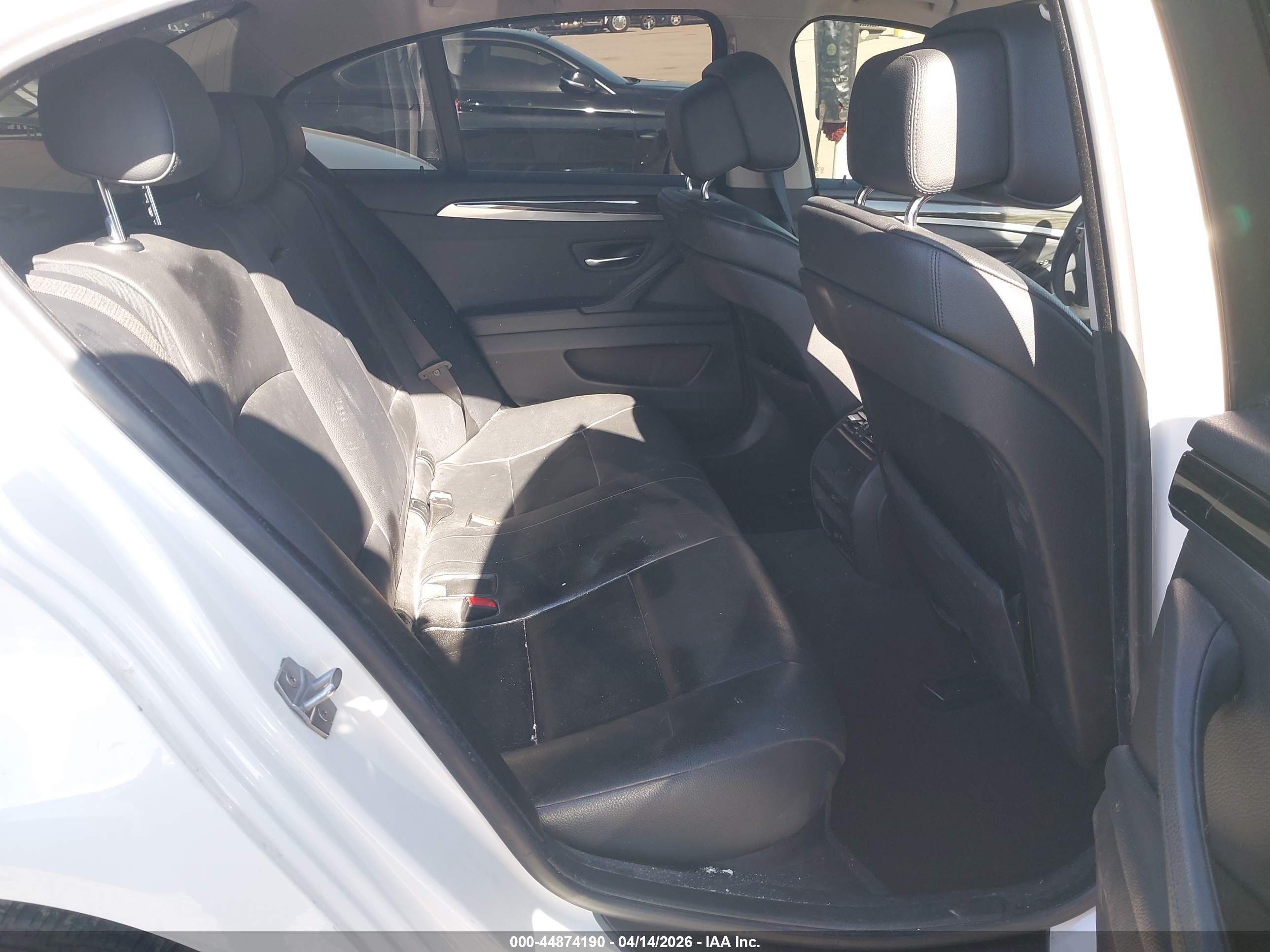 BMW 528I image 8