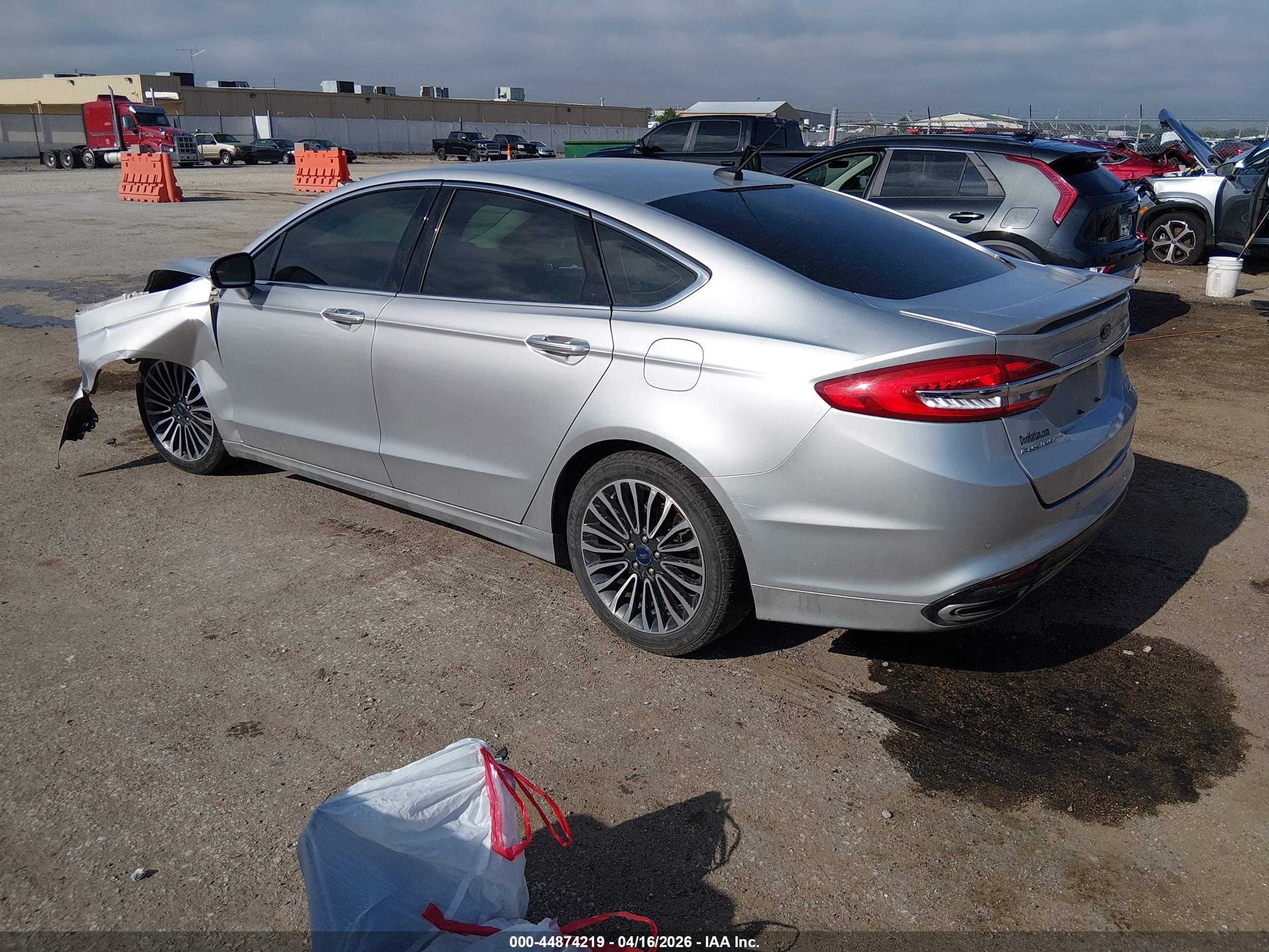 FORD FUSION image 3
