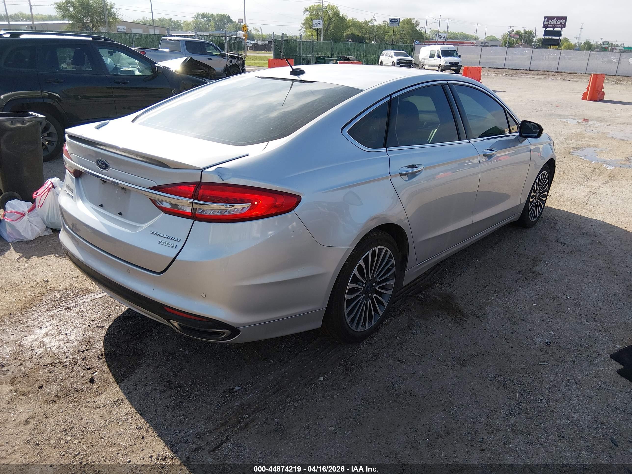 FORD FUSION image 4