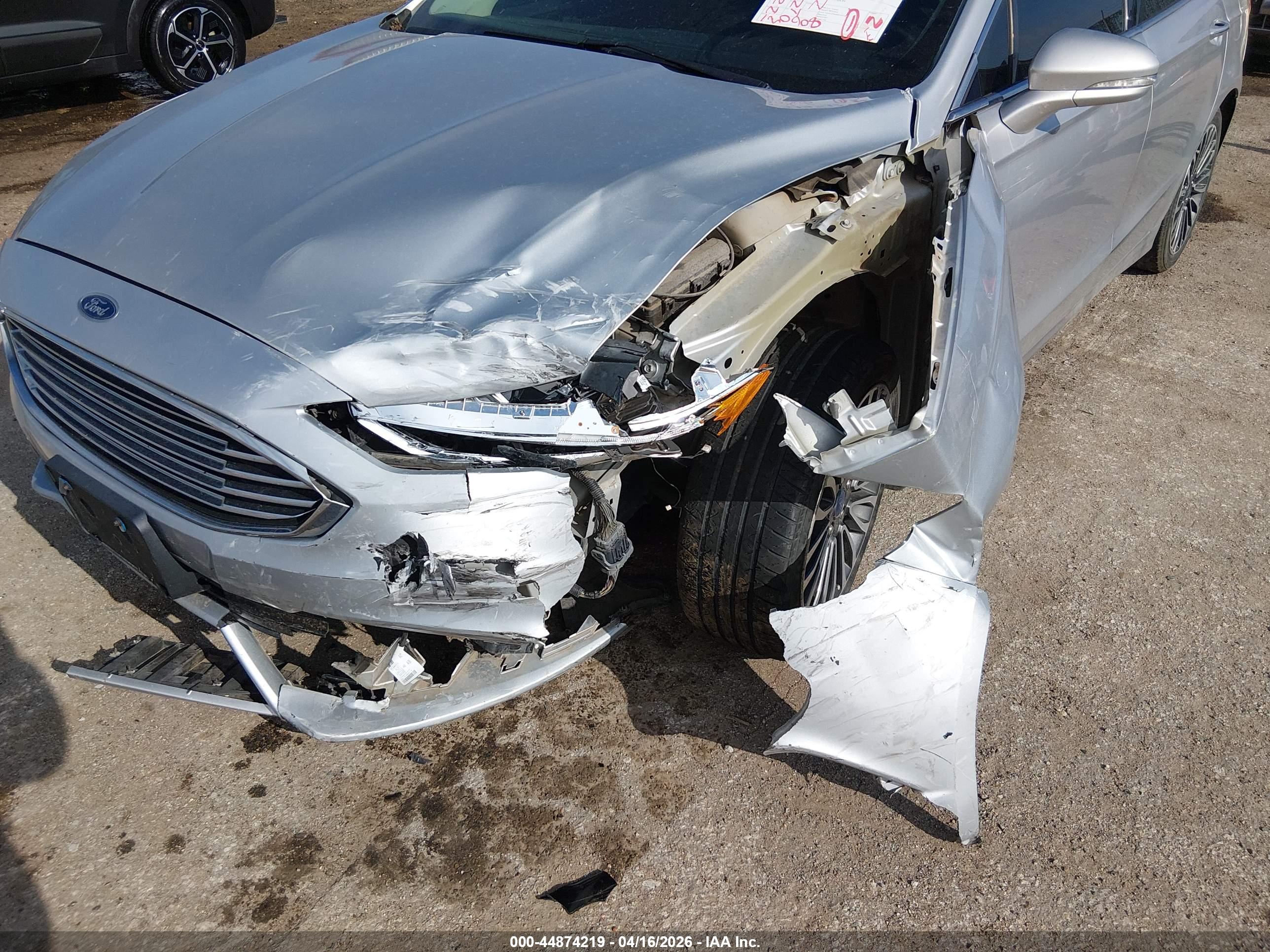 FORD FUSION image 6