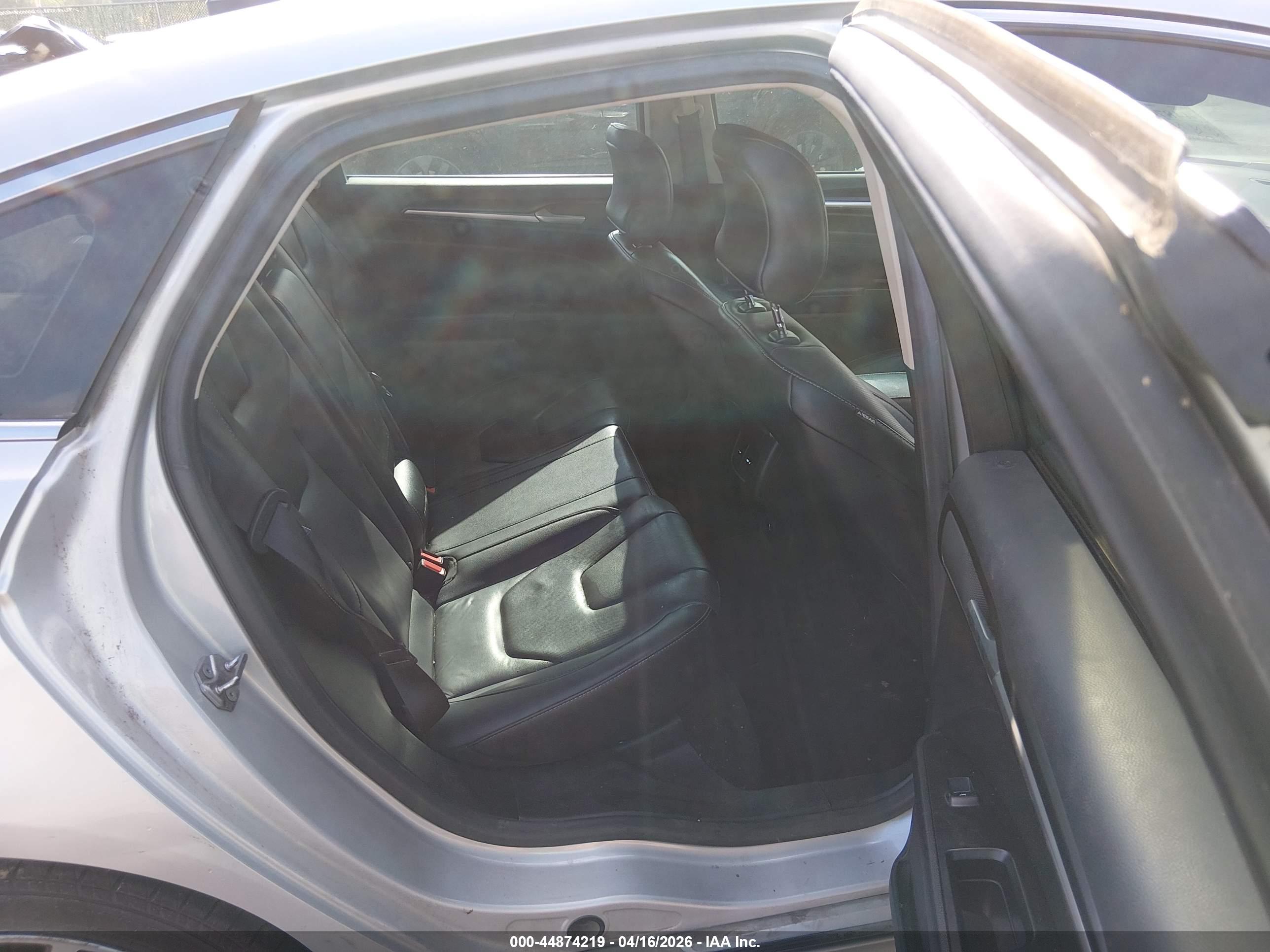 FORD FUSION image 8