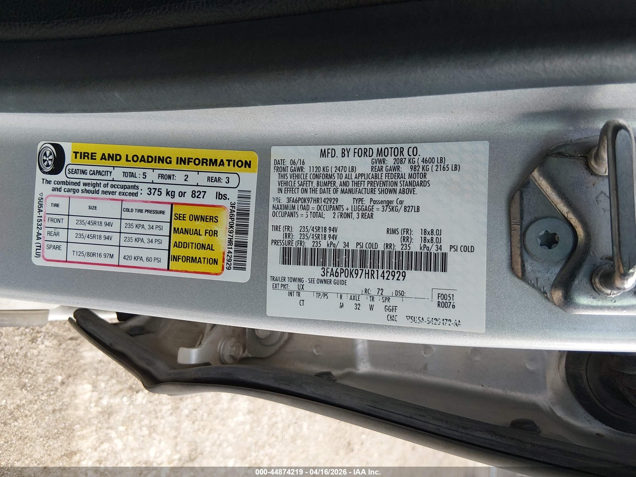 FORD FUSION image 9