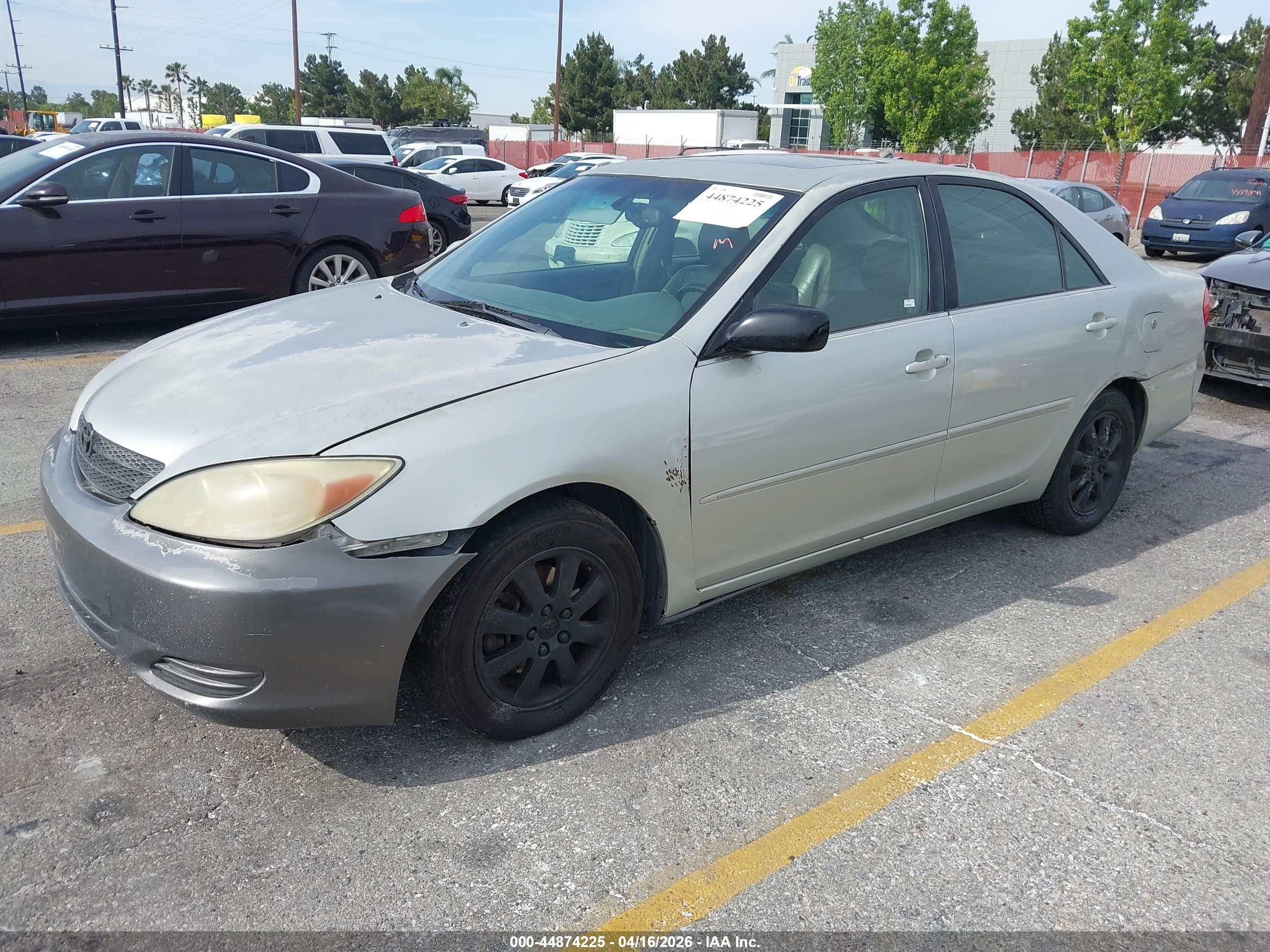 TOYOTA CAMRY image 2