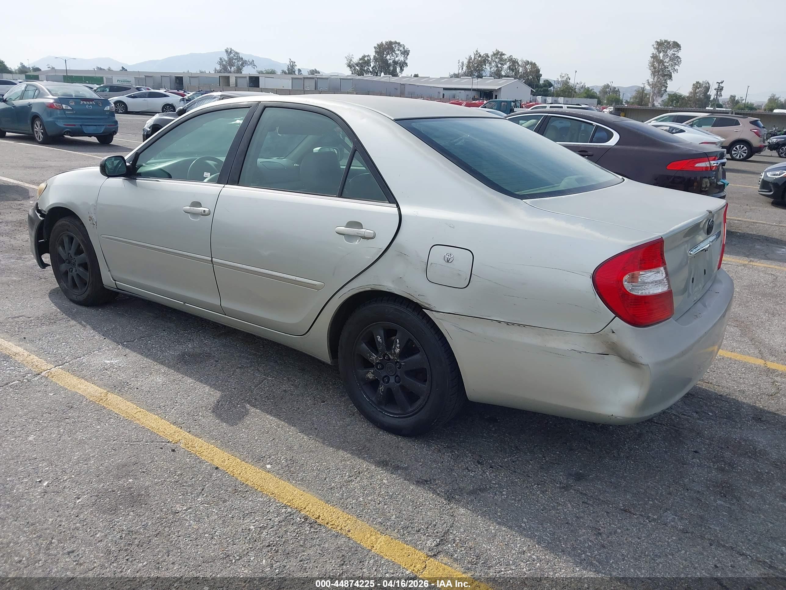TOYOTA CAMRY image 3