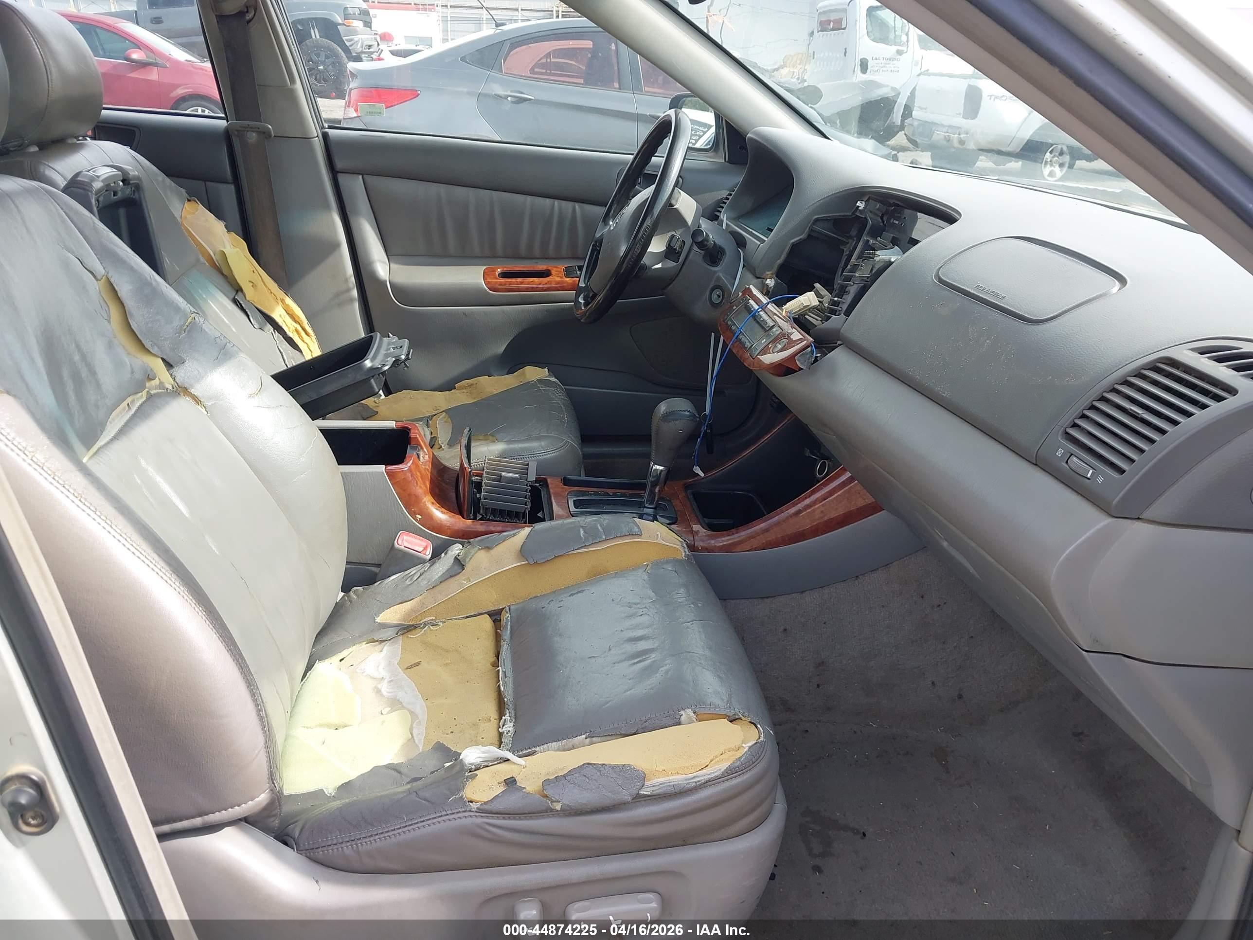TOYOTA CAMRY image 5