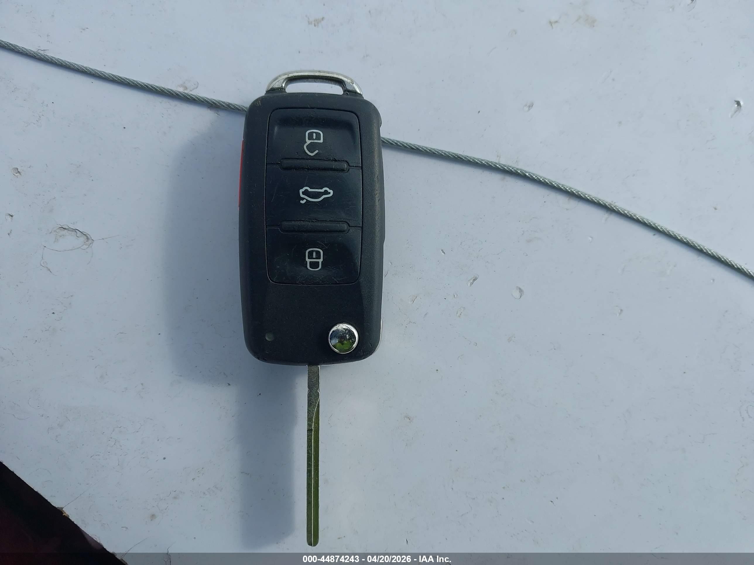 VOLKSWAGEN PASSAT image 11