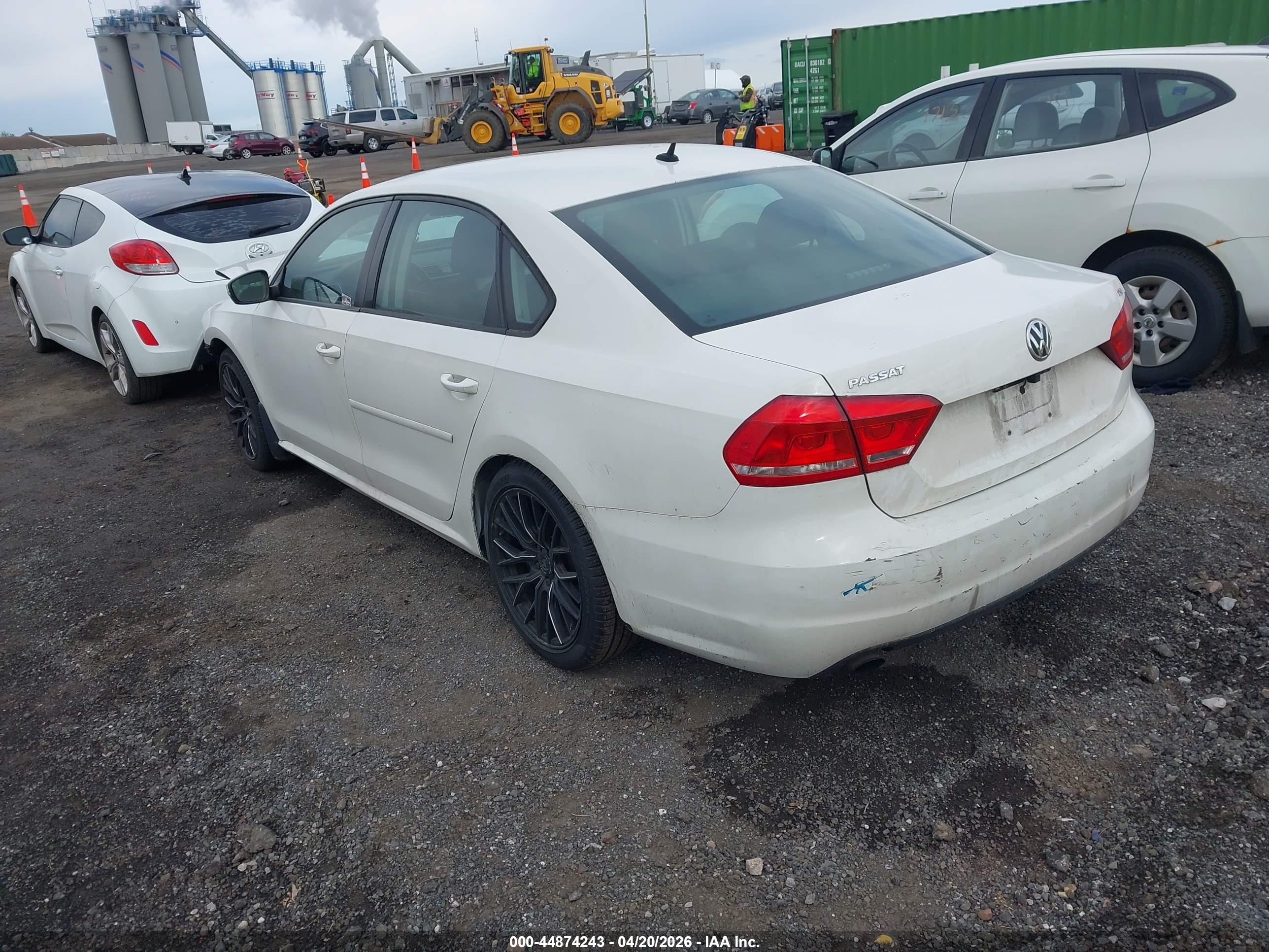 VOLKSWAGEN PASSAT image 3