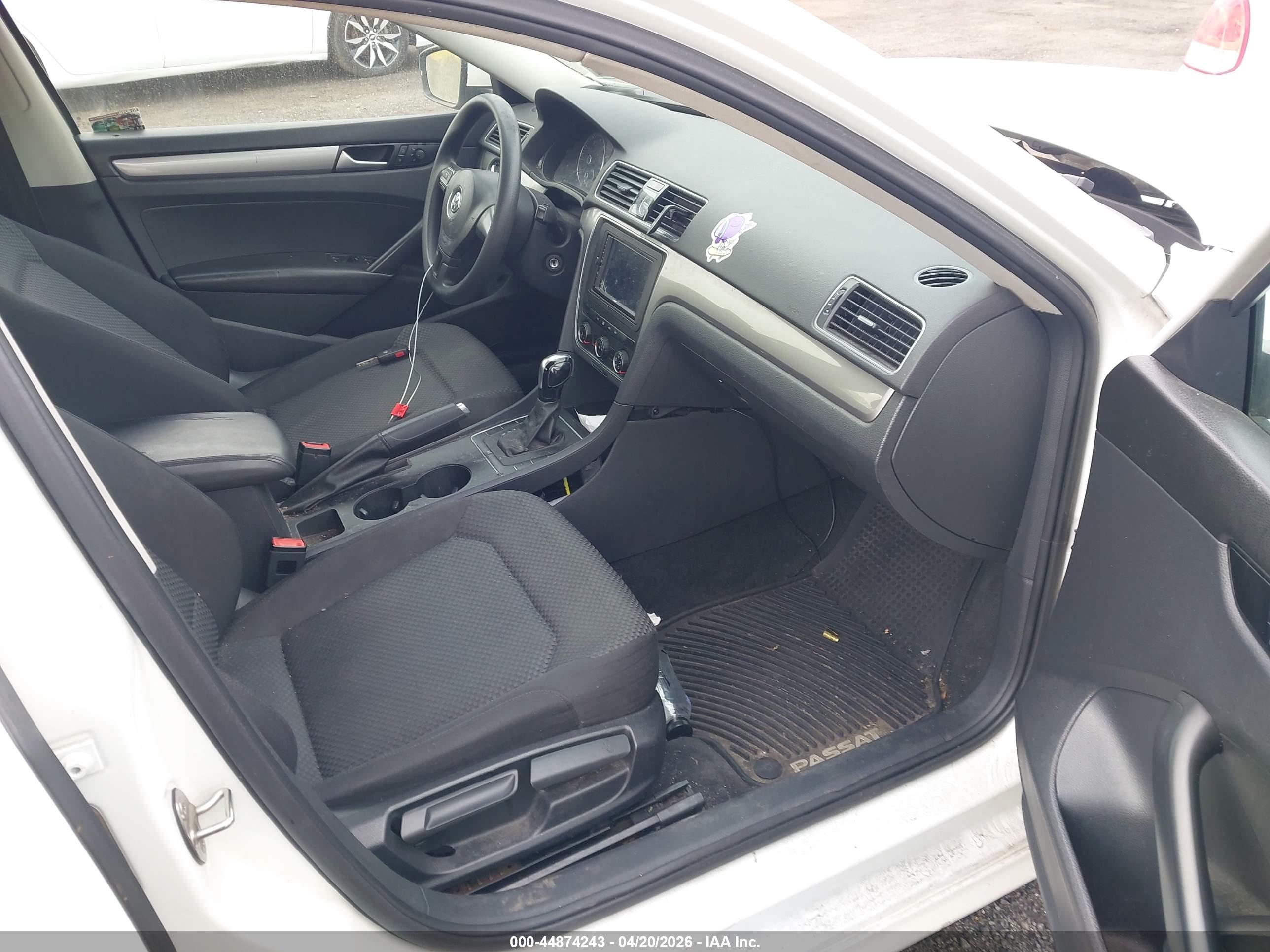 VOLKSWAGEN PASSAT image 5