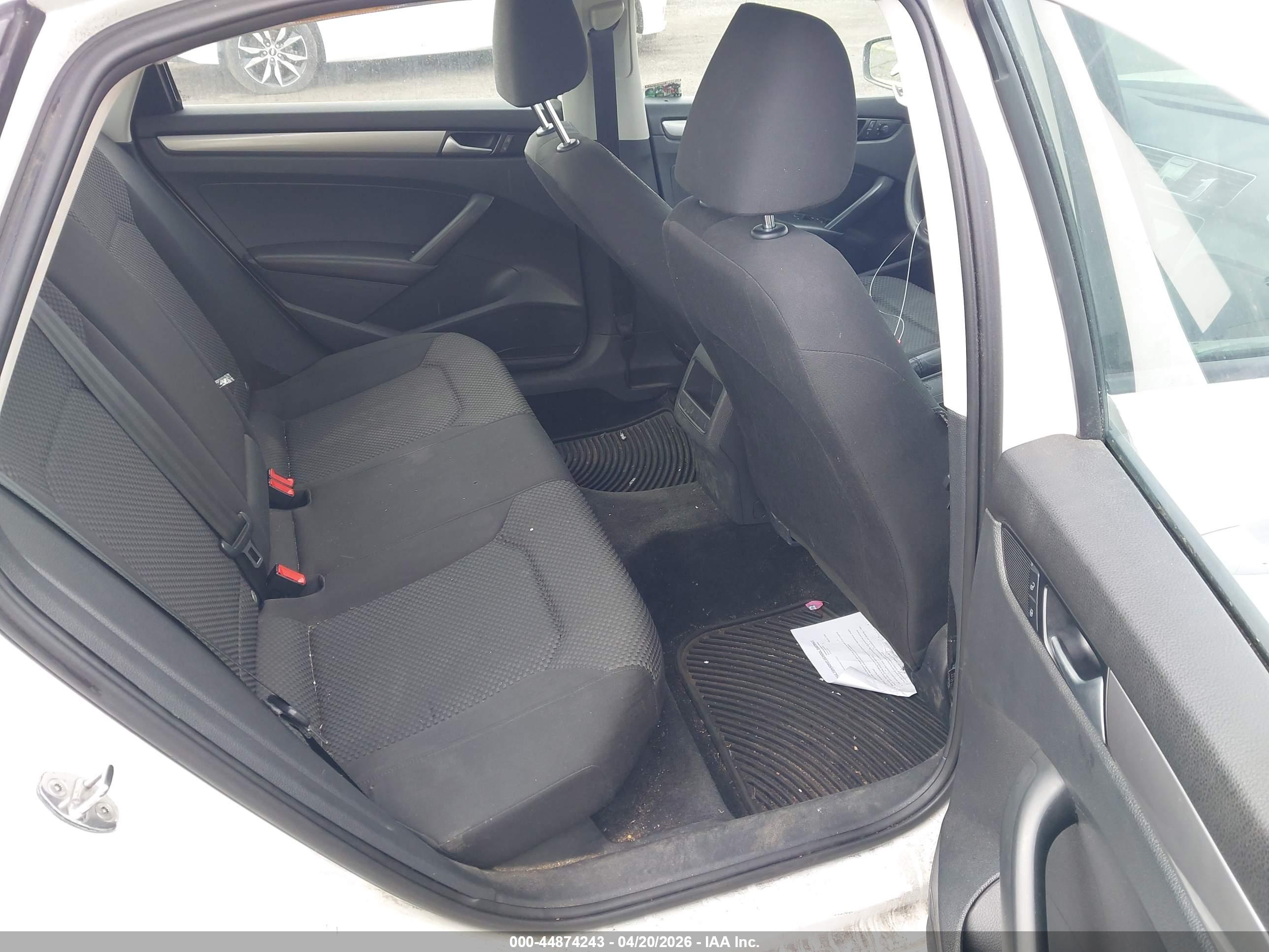 VOLKSWAGEN PASSAT image 8