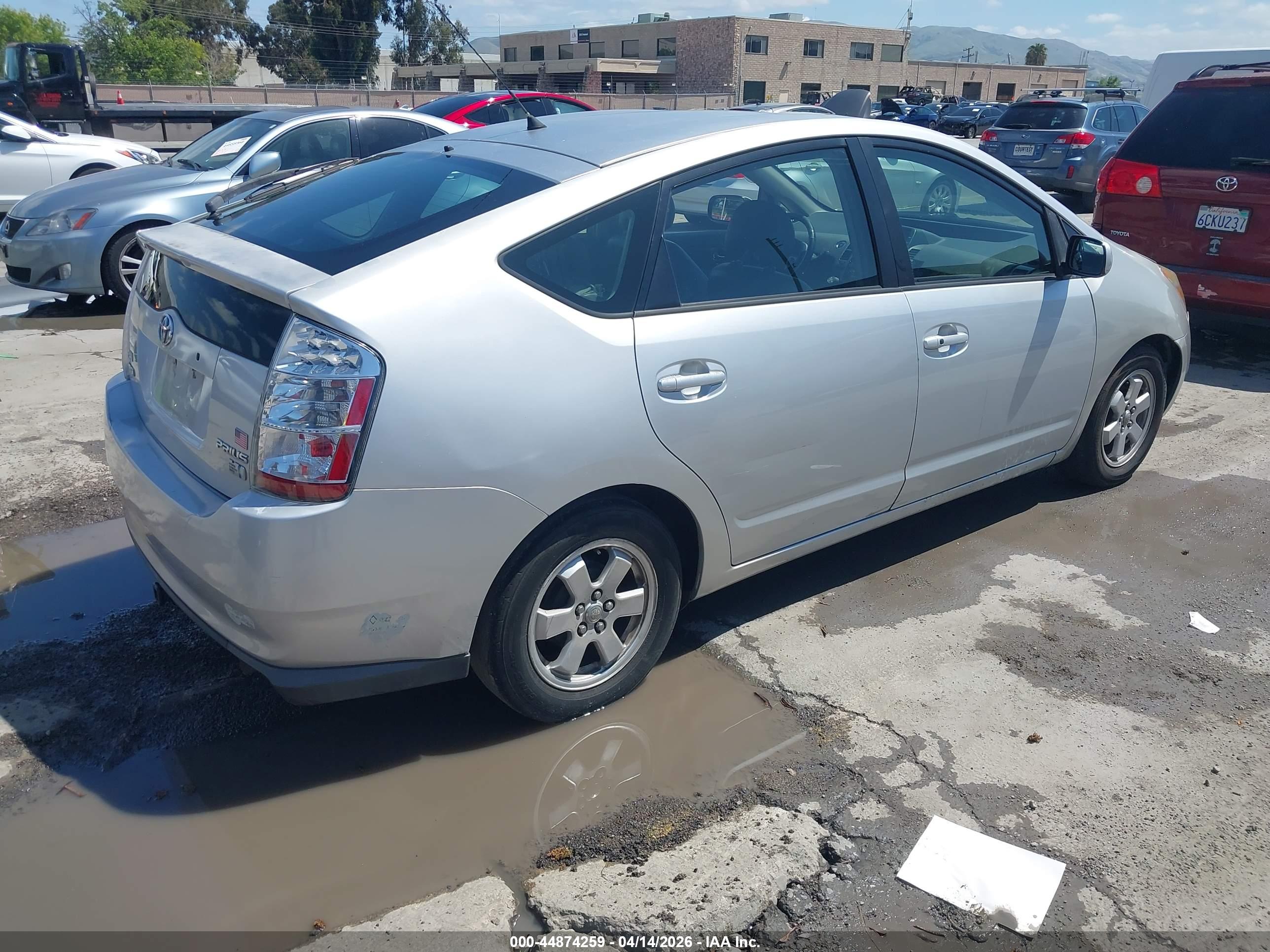 TOYOTA PRIUS image 4