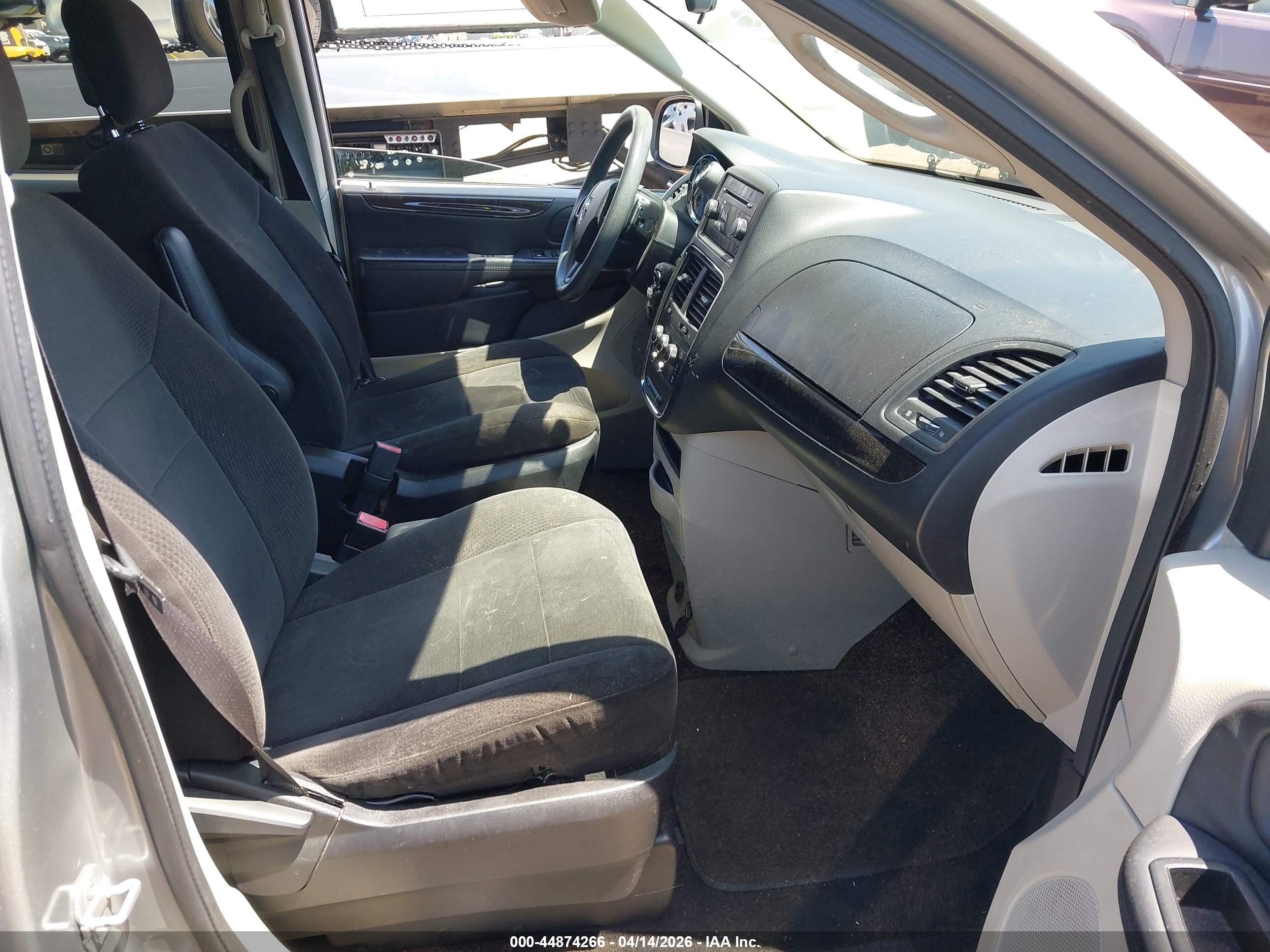 DODGE GRAND image 5