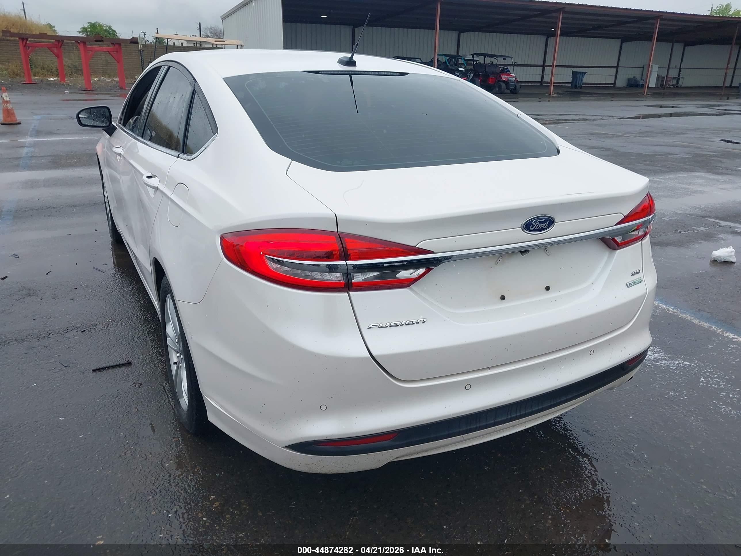 FORD FUSION image 3