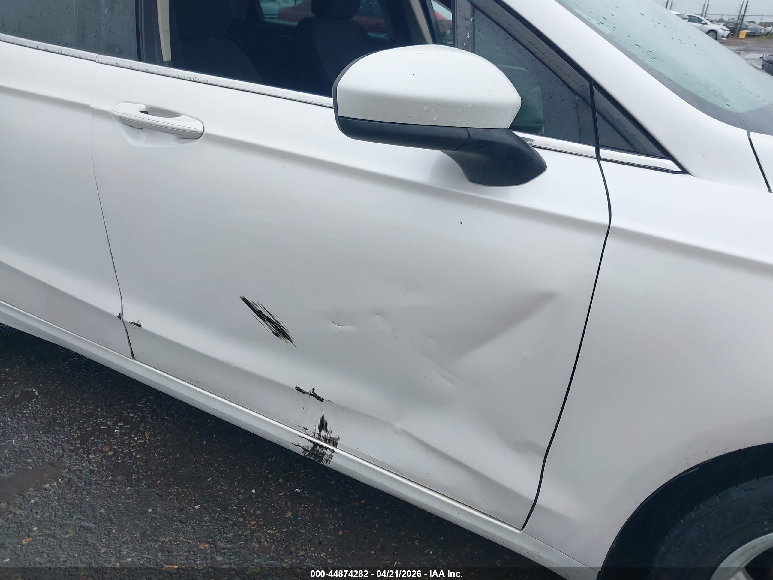 FORD FUSION image 6
