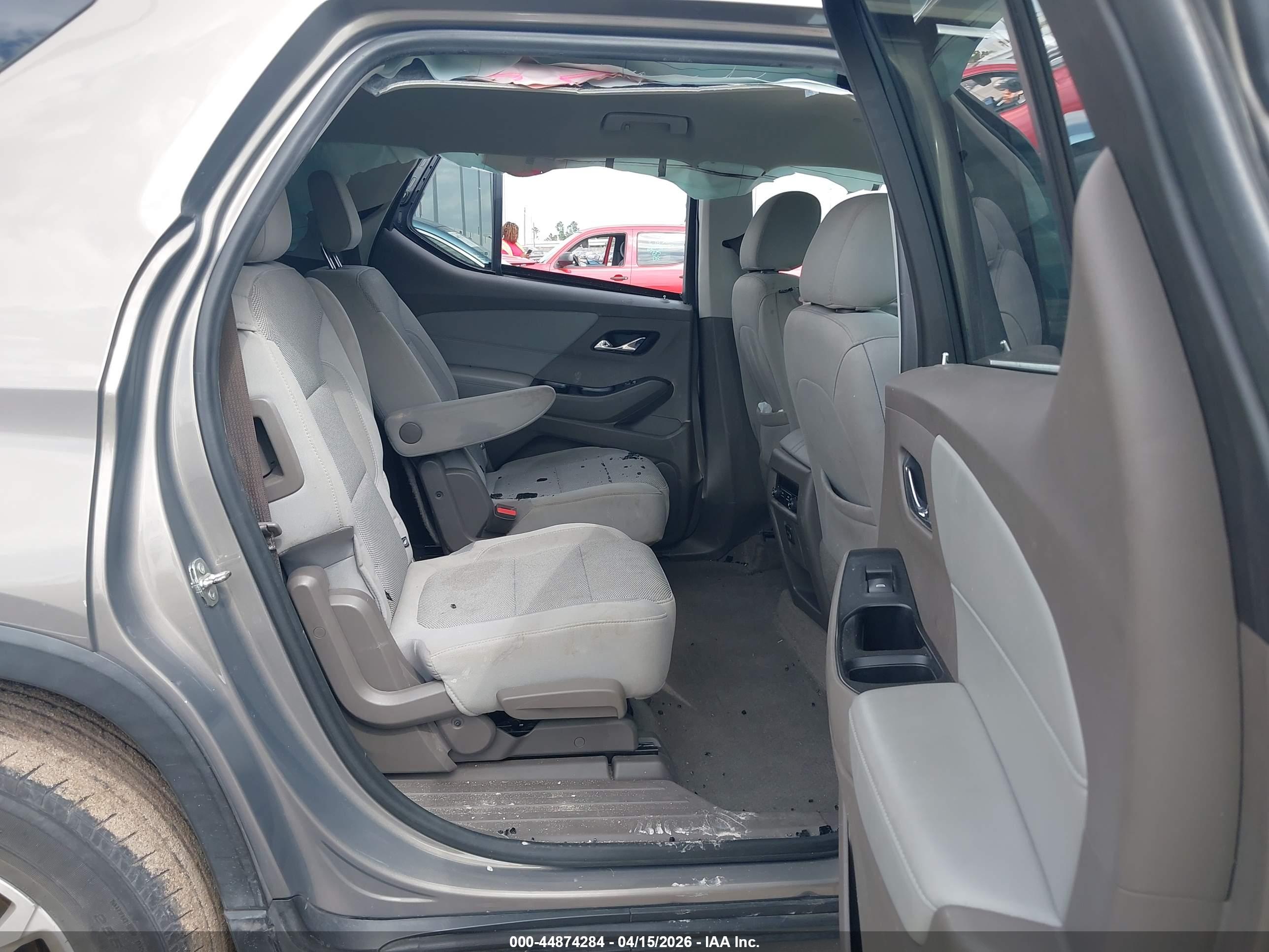 CHEVROLET TRAVERSE image 8
