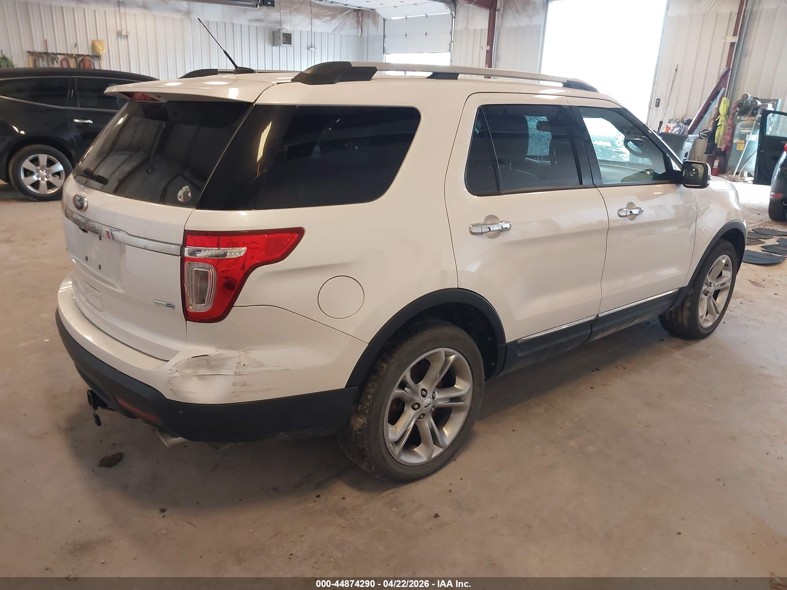 FORD EXPLORER image 4