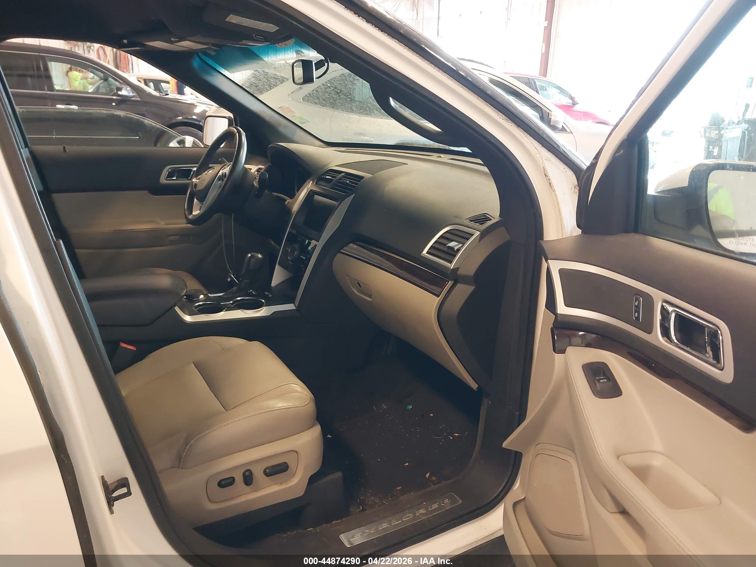 FORD EXPLORER image 5