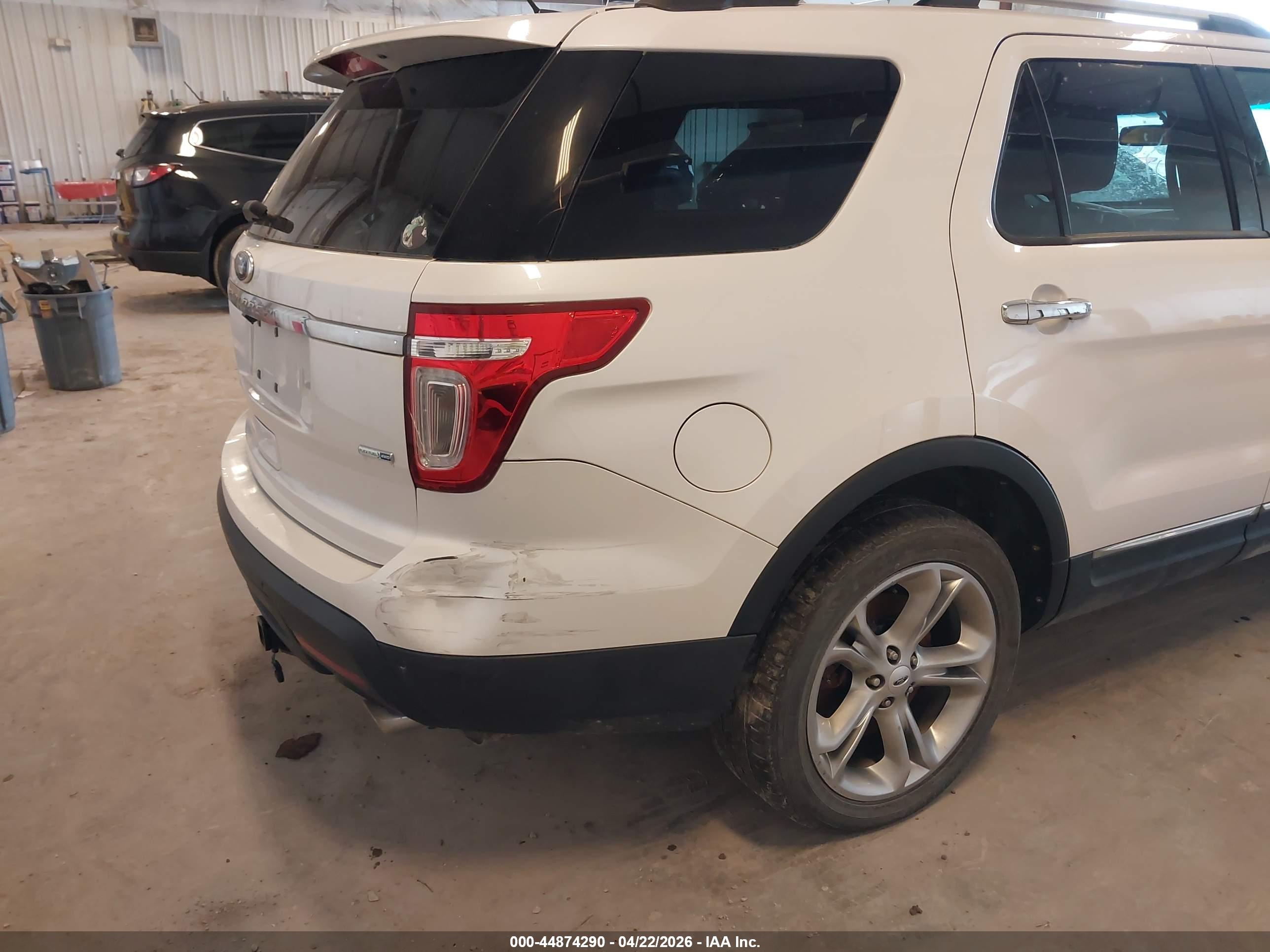 FORD EXPLORER image 6