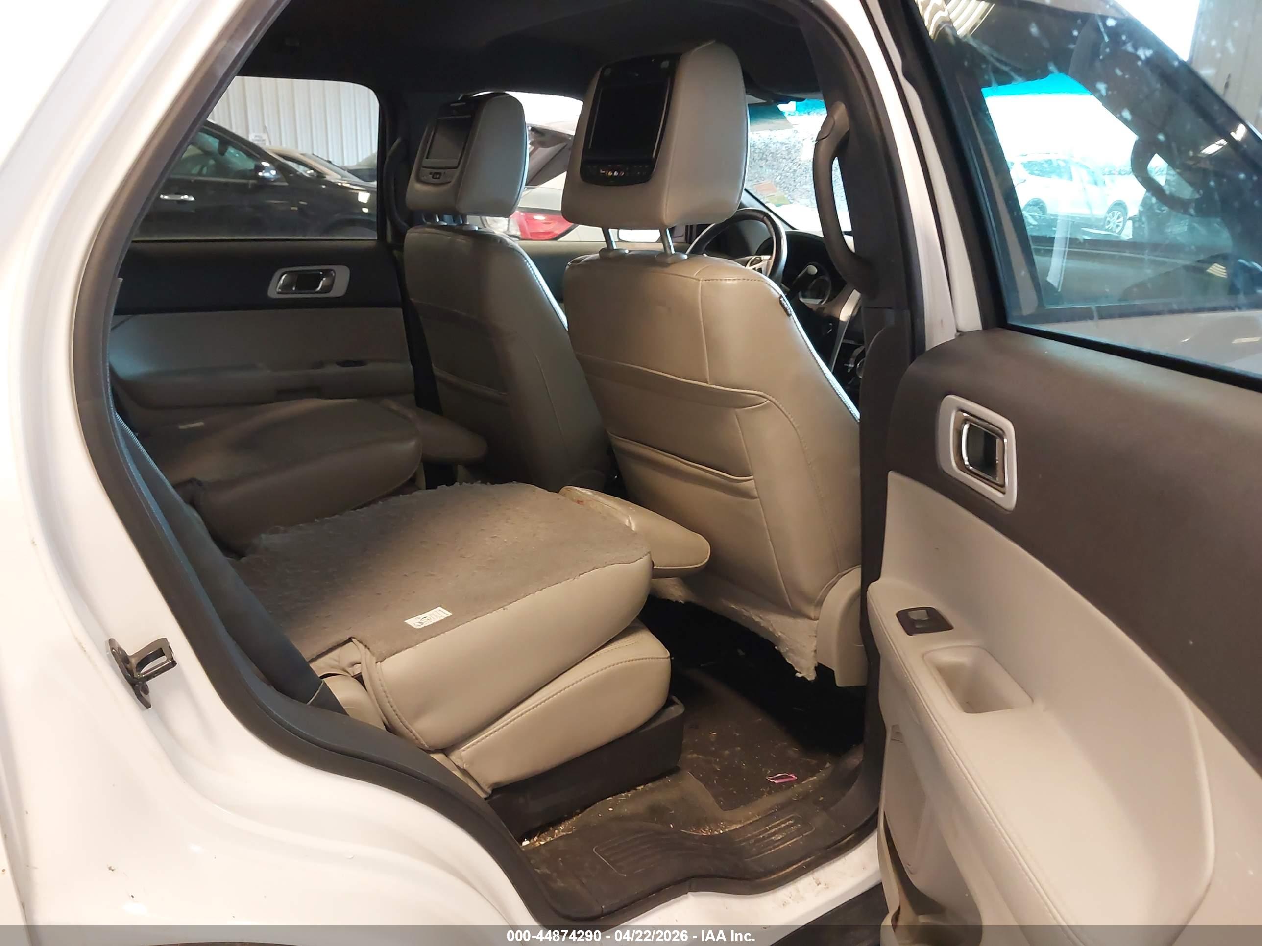 FORD EXPLORER image 8