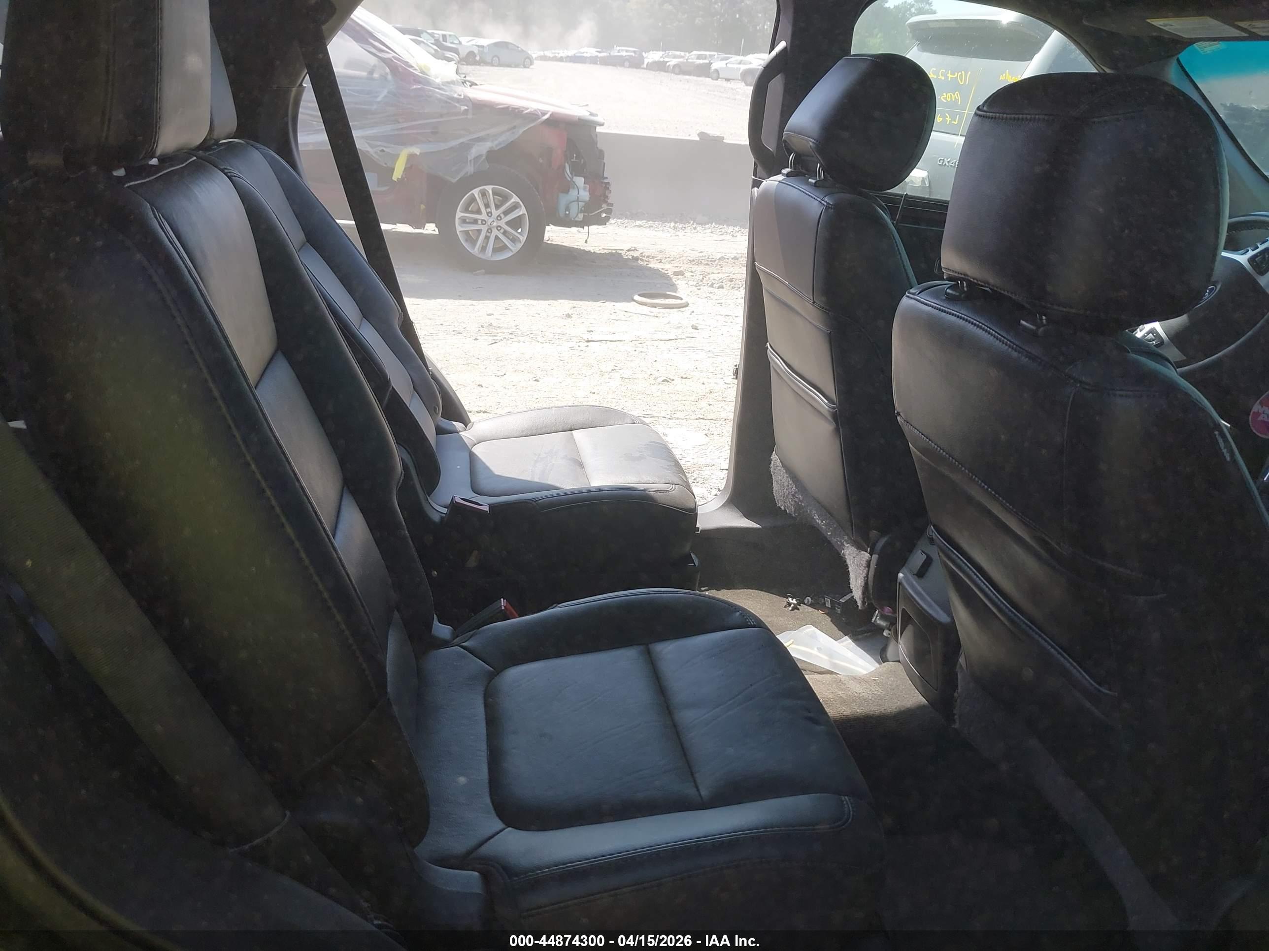 FORD EXPLORER image 8
