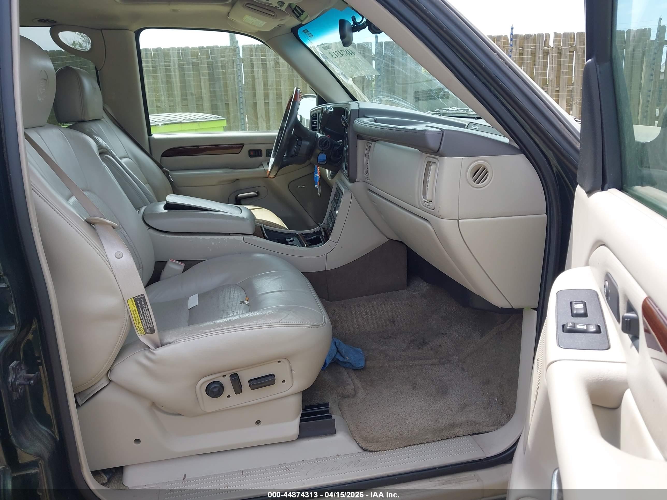 CADILLAC ESCALADE image 5